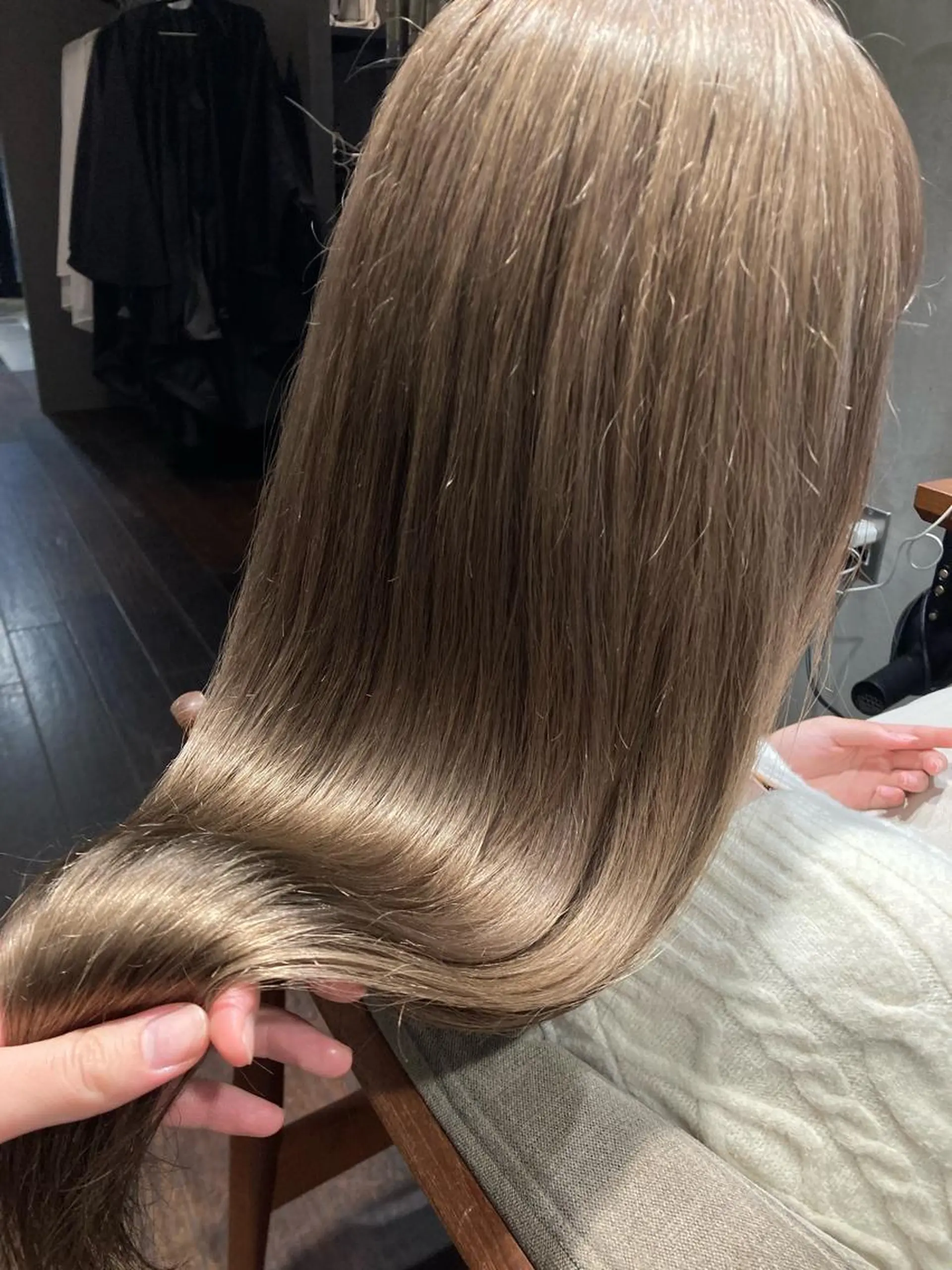 ロング カラー MAKI渋谷 【カットモデル募集】のヘアスタイル