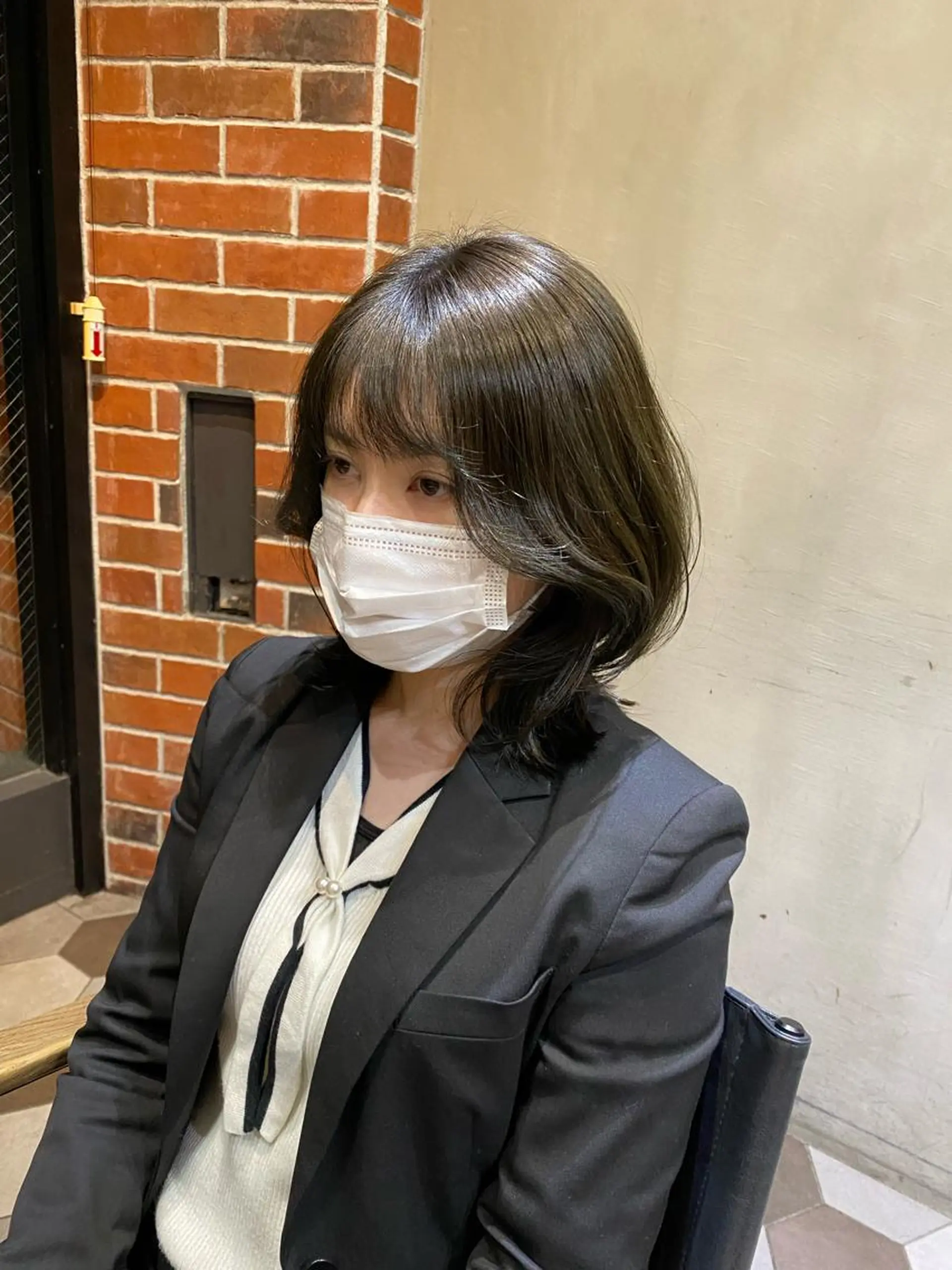 セミロング 髪質改善韓国レイヤー SHIORI🦋のヘアスタイル