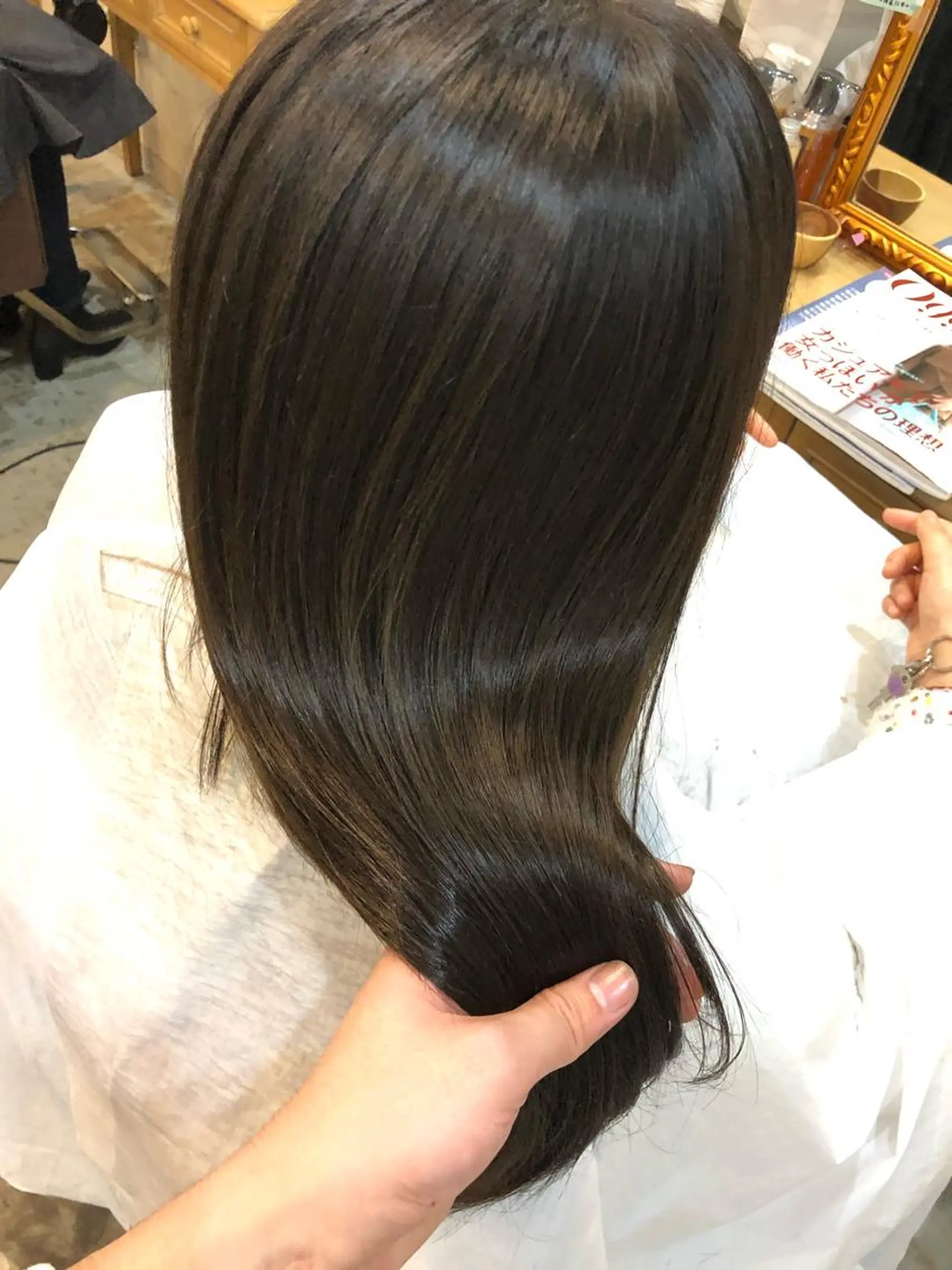 ロング 髪質改善、縮毛矯正 酸性縮毛矯正のヘアスタイル