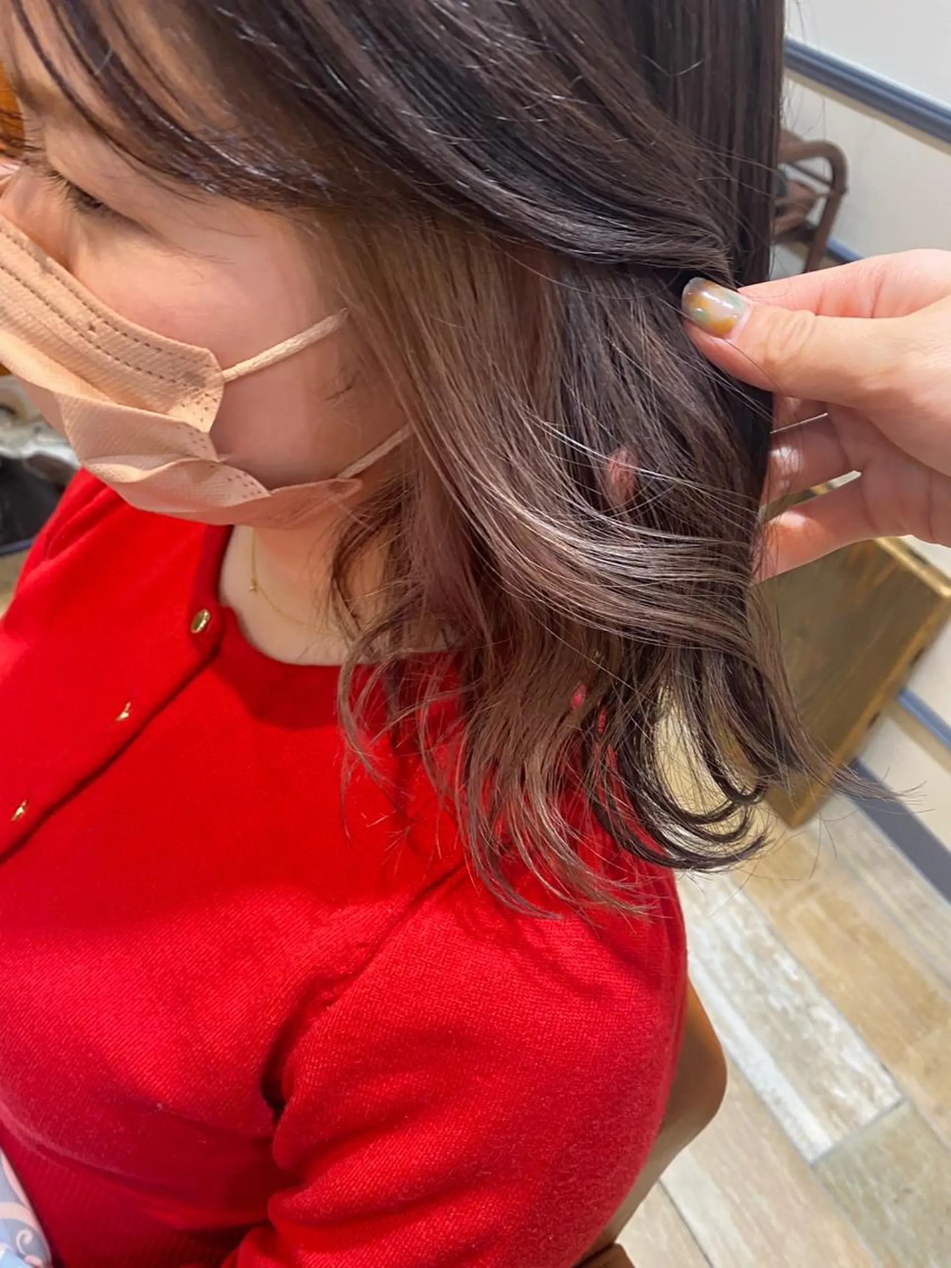 セミロング カラー ヘアカラー 宮内 真乃のヘアスタイル