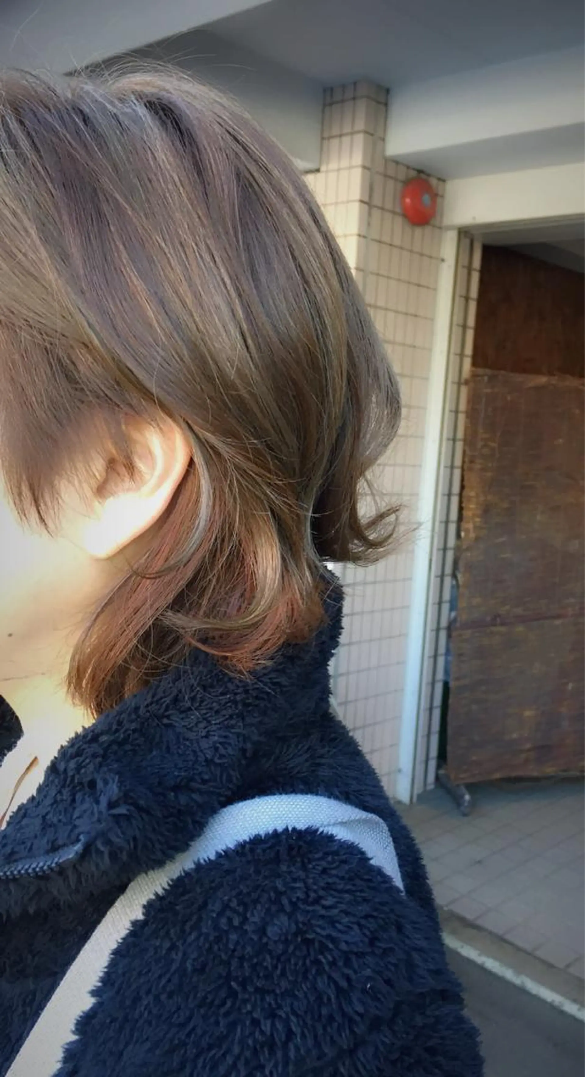 ショート カラー ブリーチ グレージュ ハイライトカラー インナーカラー ピンクカラー カット ヘアカラー A.hair所属・齊藤 篤士のヘアスタイル