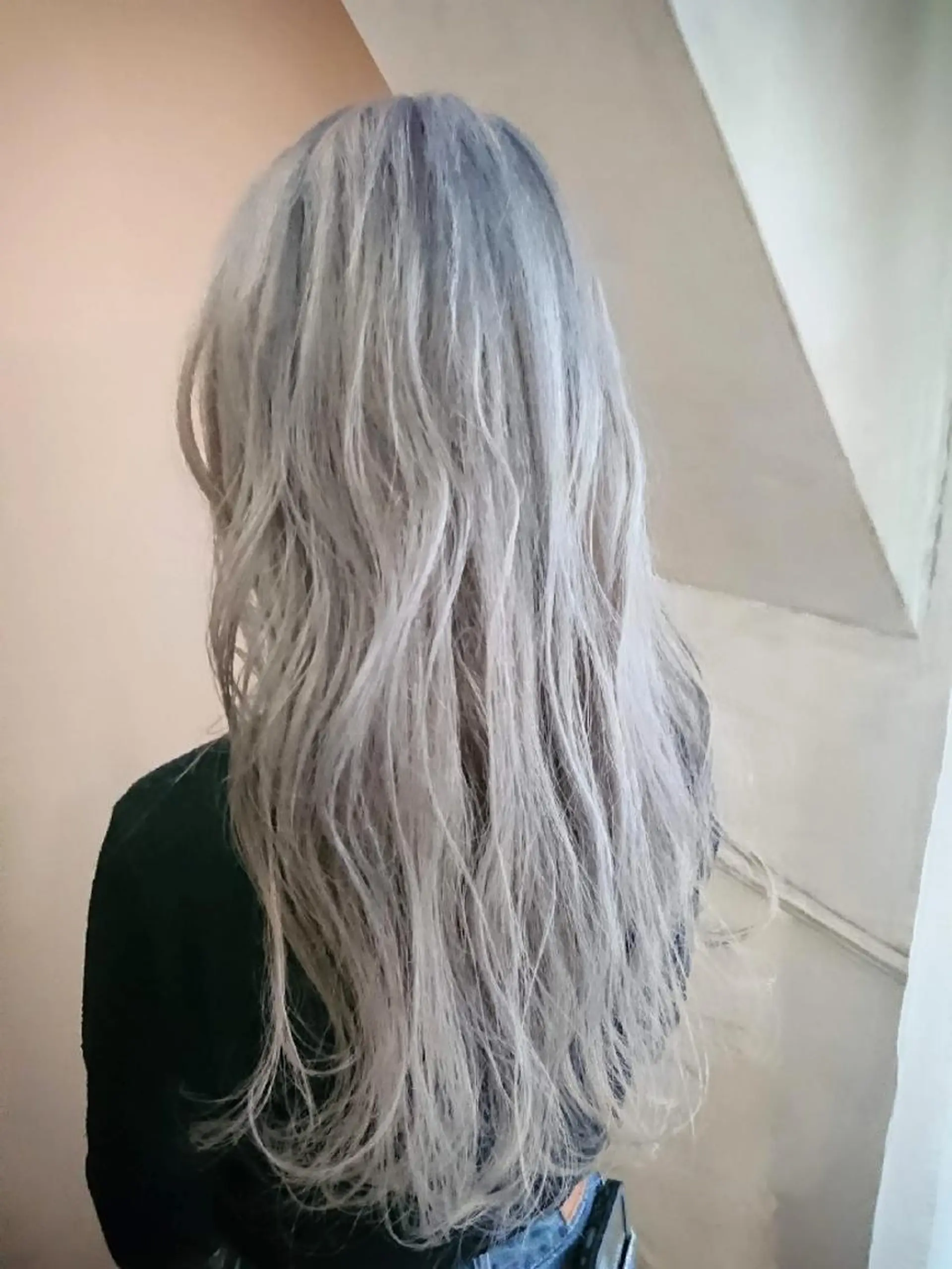 カラー ロング ブリーチ ブルーカラー ヘアカラー トリートメント 艶髪✨ブリーチ職人 井手正康のヘアスタイル