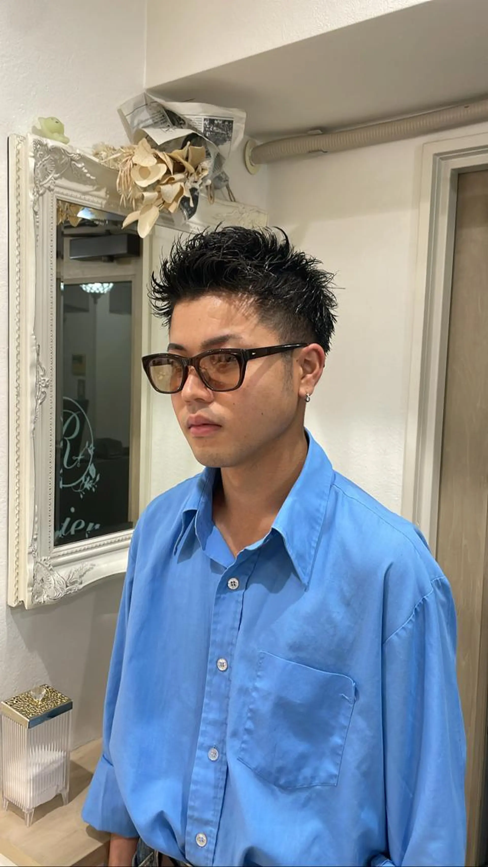 ショート メンズ アップバング ショートヘア cinq PROJECT所属・ミルクティーベージュ /三村克彦のヘアスタイル