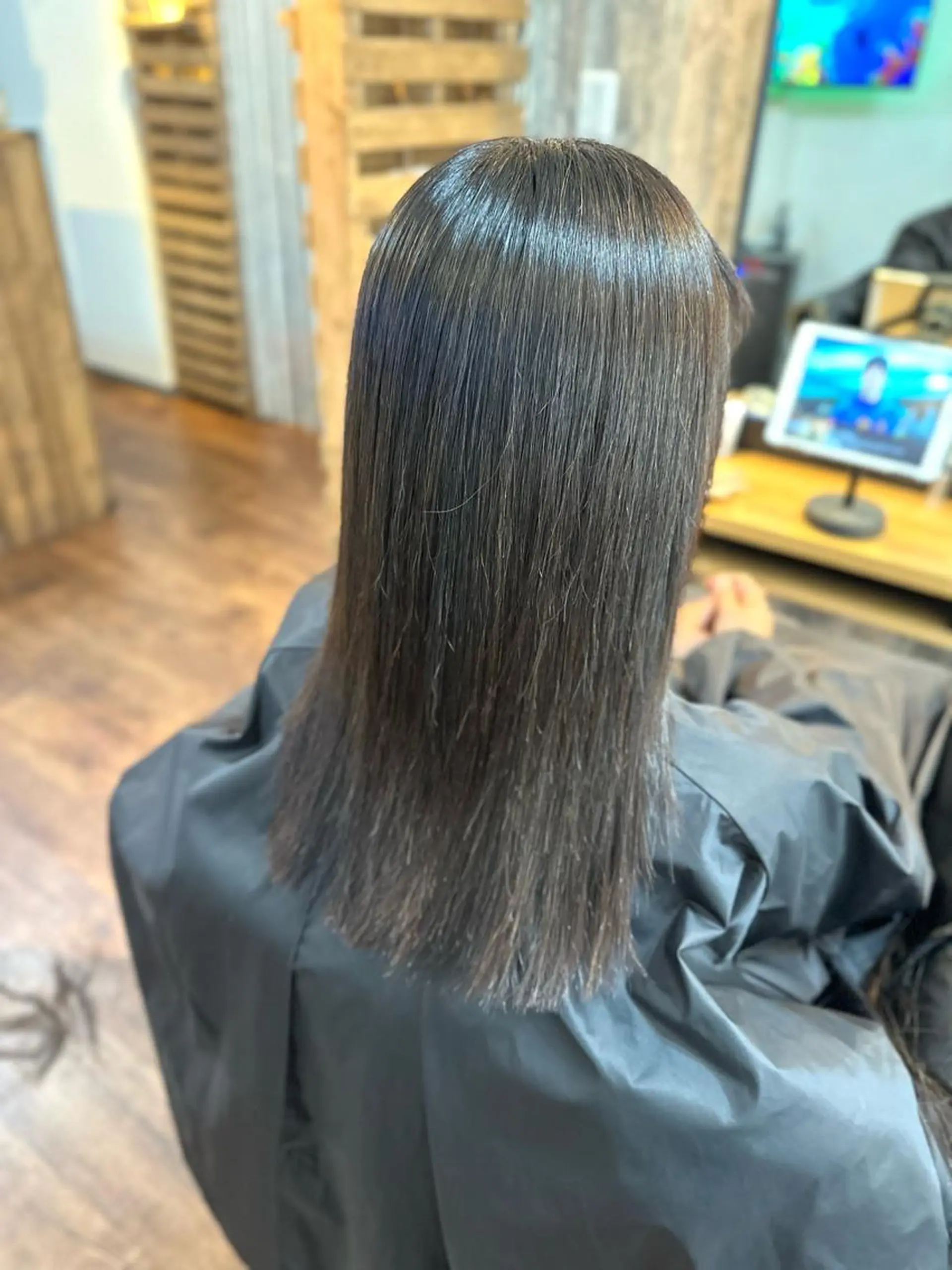 セミロング パーマ ストレートパーマ カット 縮毛矯正 トリートメント Lizir  ルズィール所属・Luzir⭐︎ GEN⭐︎のヘアスタイル