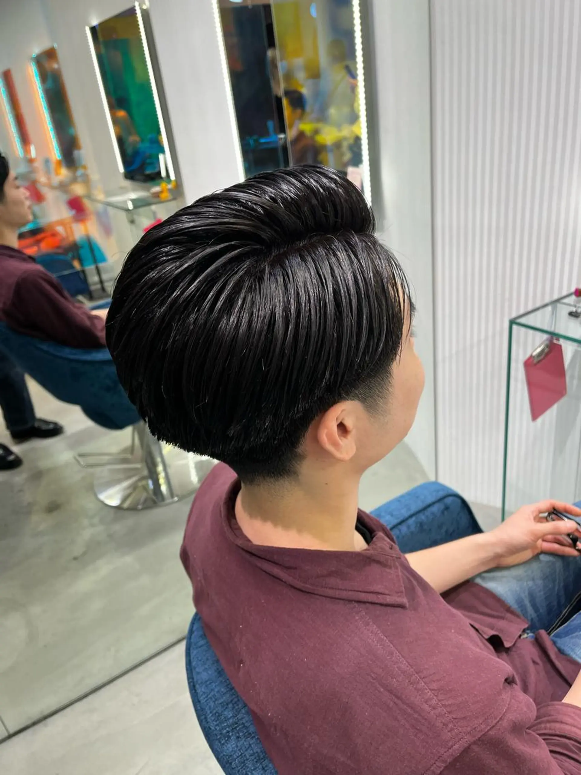 ショート メンズ フェードカット メンズハイトーン メンズパーマ &CREW スタッフのヘアスタイル