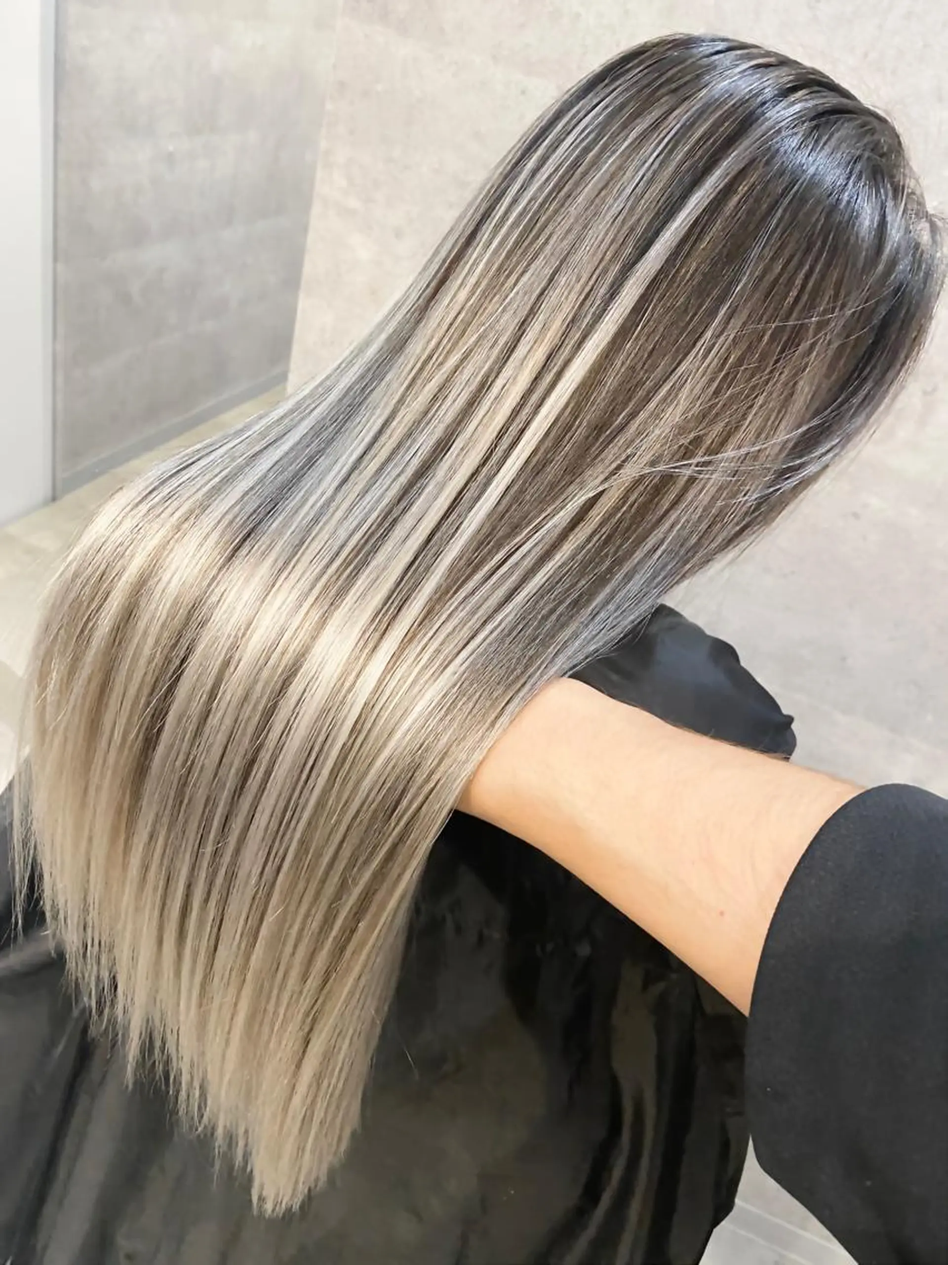 ロング カラー パーマ ヘアアレンジ ネイル マツエク・マツパ アイブロウ バレイヤージュ レイヤーカット ヘアカラー トリートメント 井上 一平のヘアスタイル