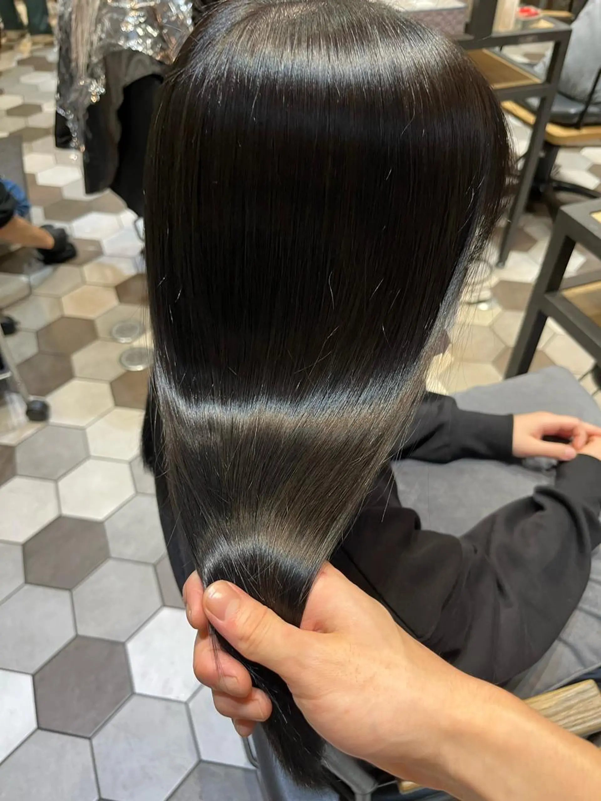 ロング 髪質改善縮毛矯正🫧 村上蒼生のヘアスタイル