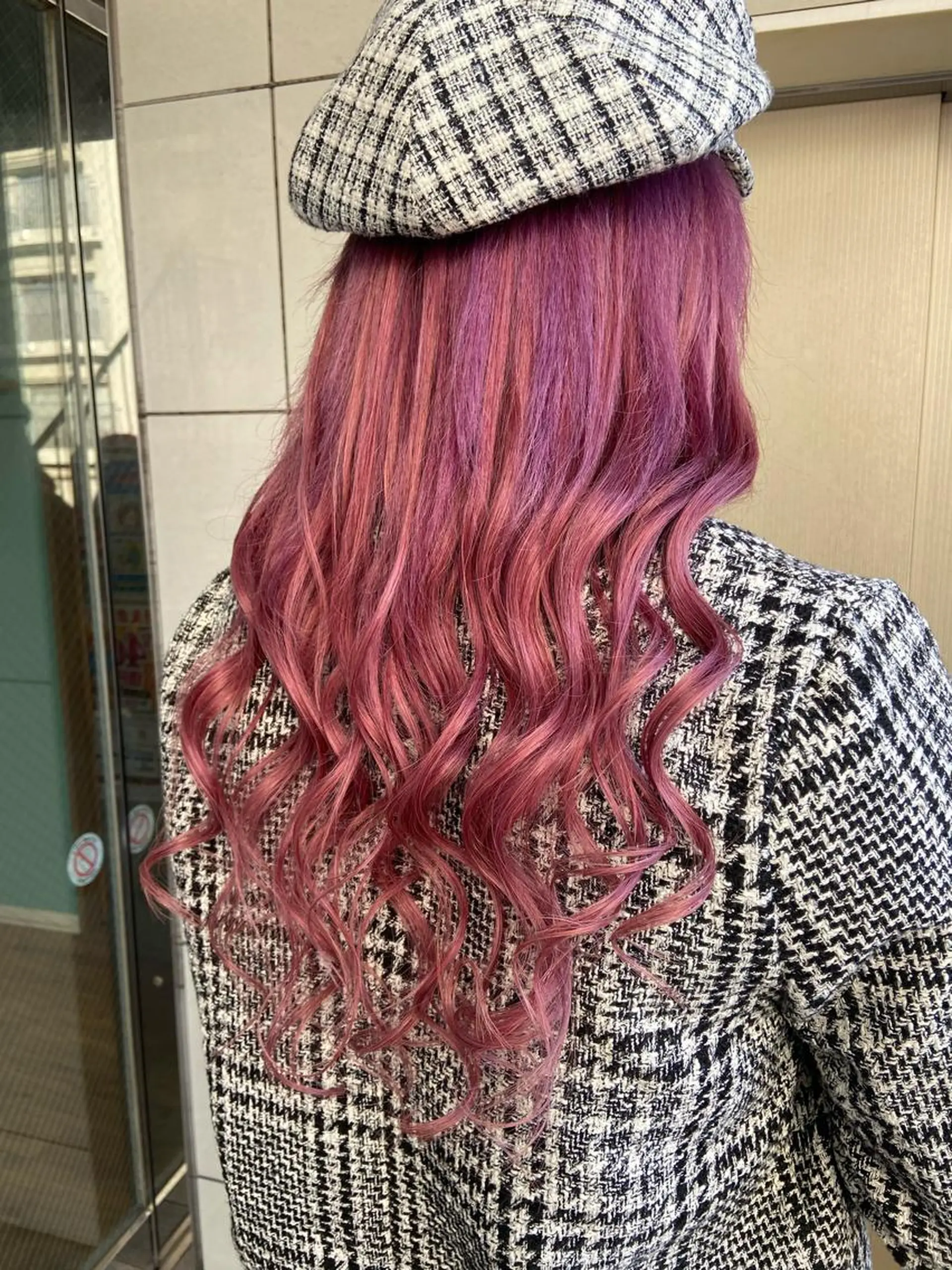 ロング カラー ヘアカラー エクステ 🧸プルエクステ❤︎ ネイルKAO🧸のヘアスタイル