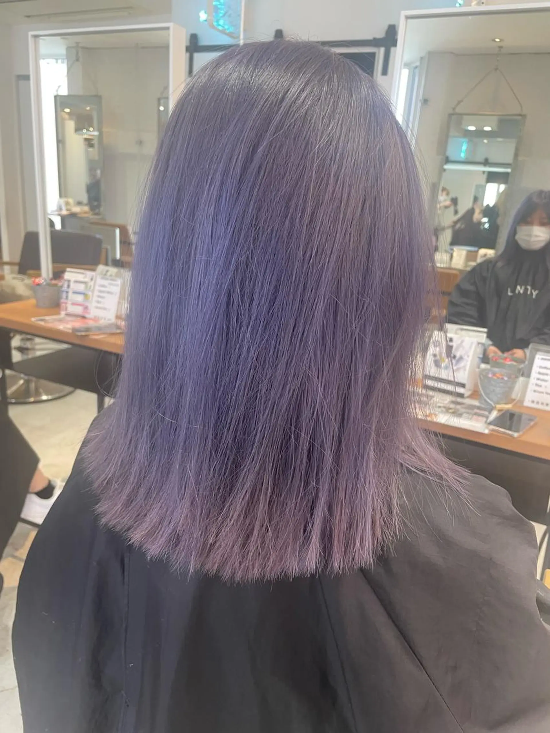 セミロング カラー 艶ハイトーン👑♡ NATSUKIのヘアスタイル