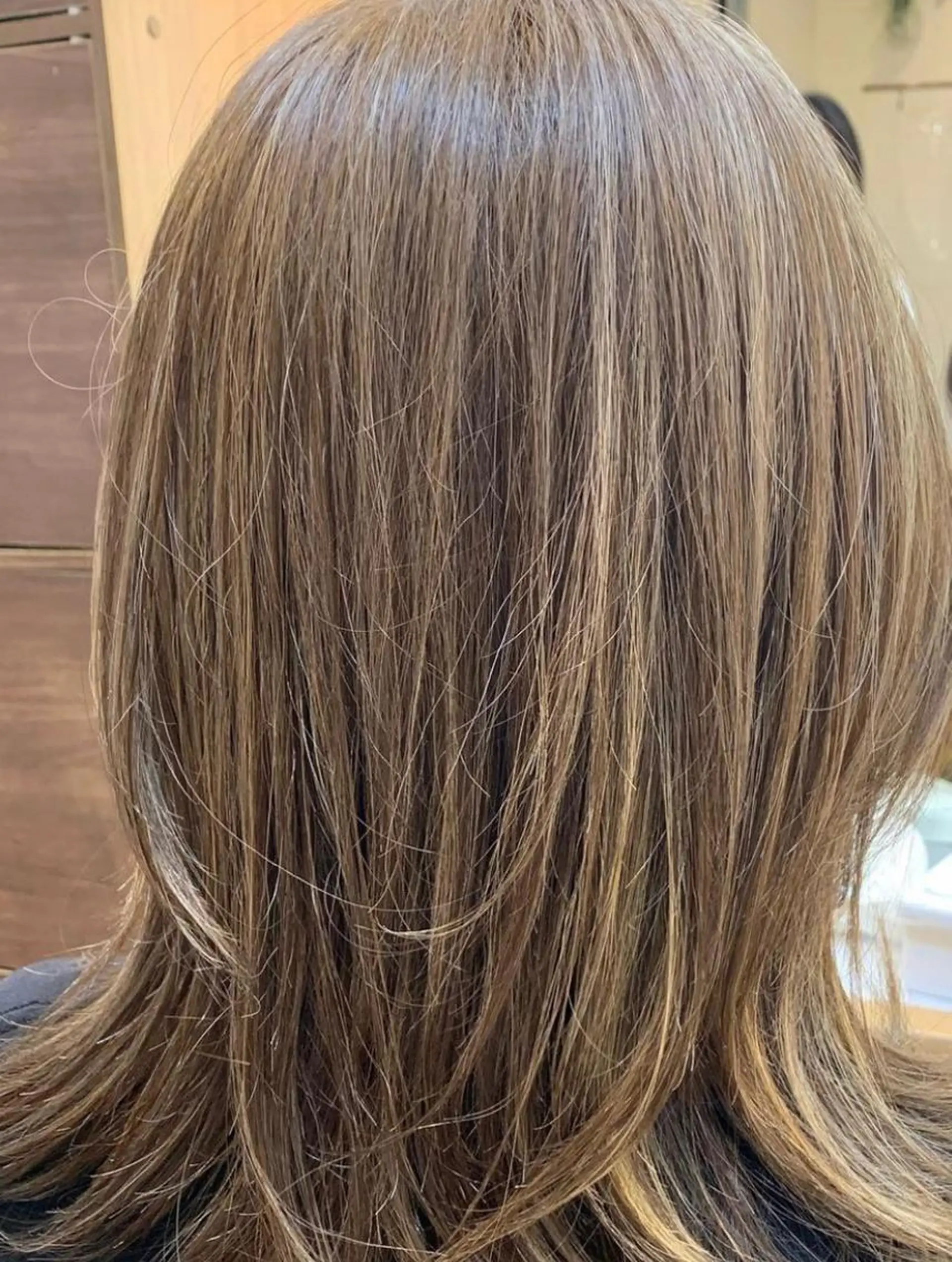 セミロング 【nina】所属・透明感カラー神野 敦也【三軒茶屋】のヘアスタイル