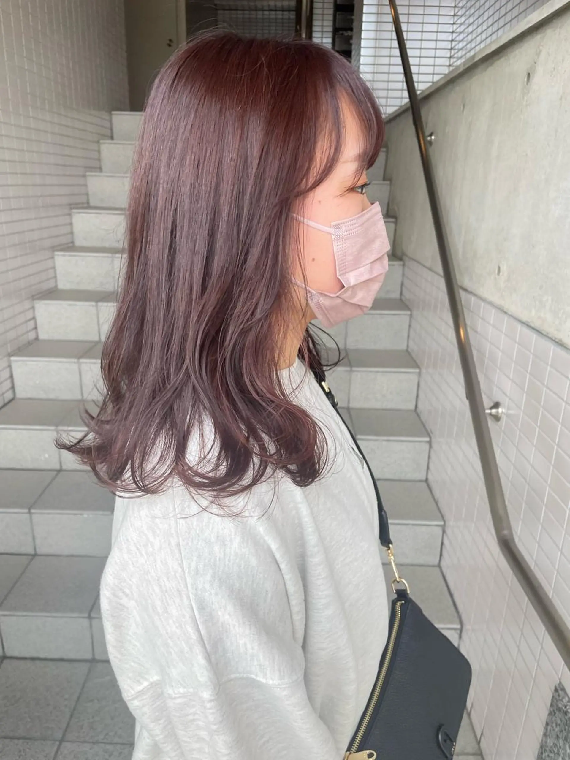 セミロング レイヤーカット/ 艶カラー/亜澄のヘアスタイル