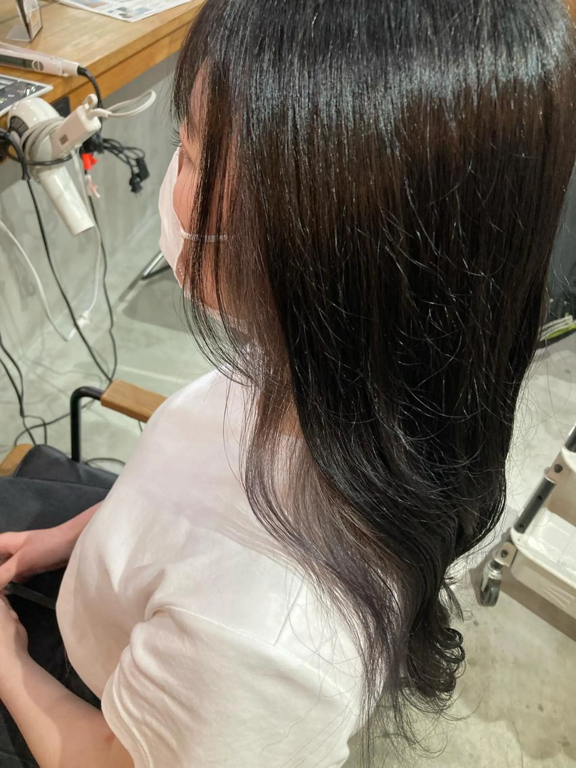 ロング カラー 黒髪 ブルーカラー ブルーブラック ラベンダーカラー シルバー ATELIER ZIZI川井さくらのヘアスタイル
