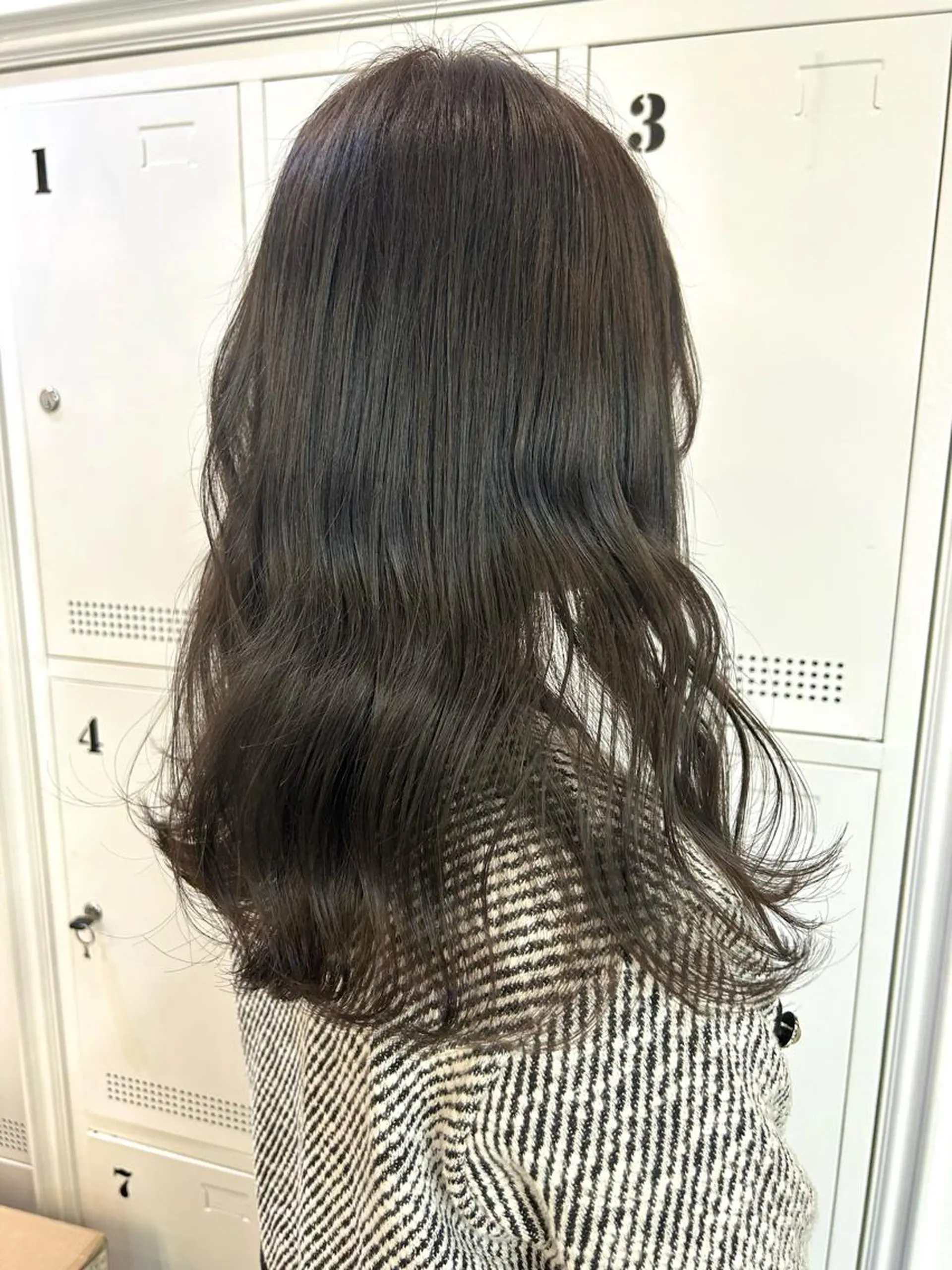 カラー グレージュ 光透け髪🫧 moekaのヘアスタイル