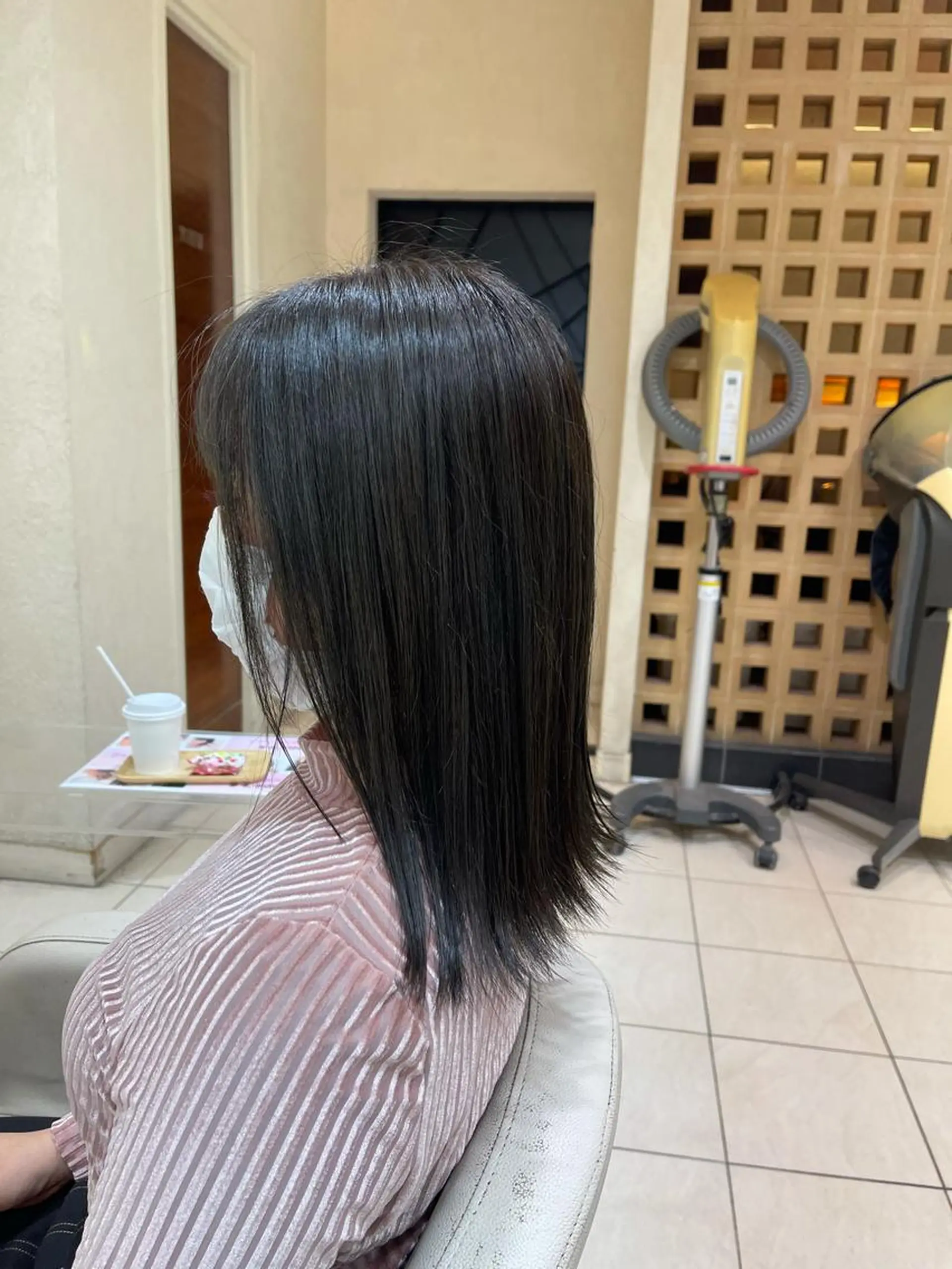 セミロング カラー アッシュ オリーブアッシュ カネヒラ リョウスケのヘアスタイル