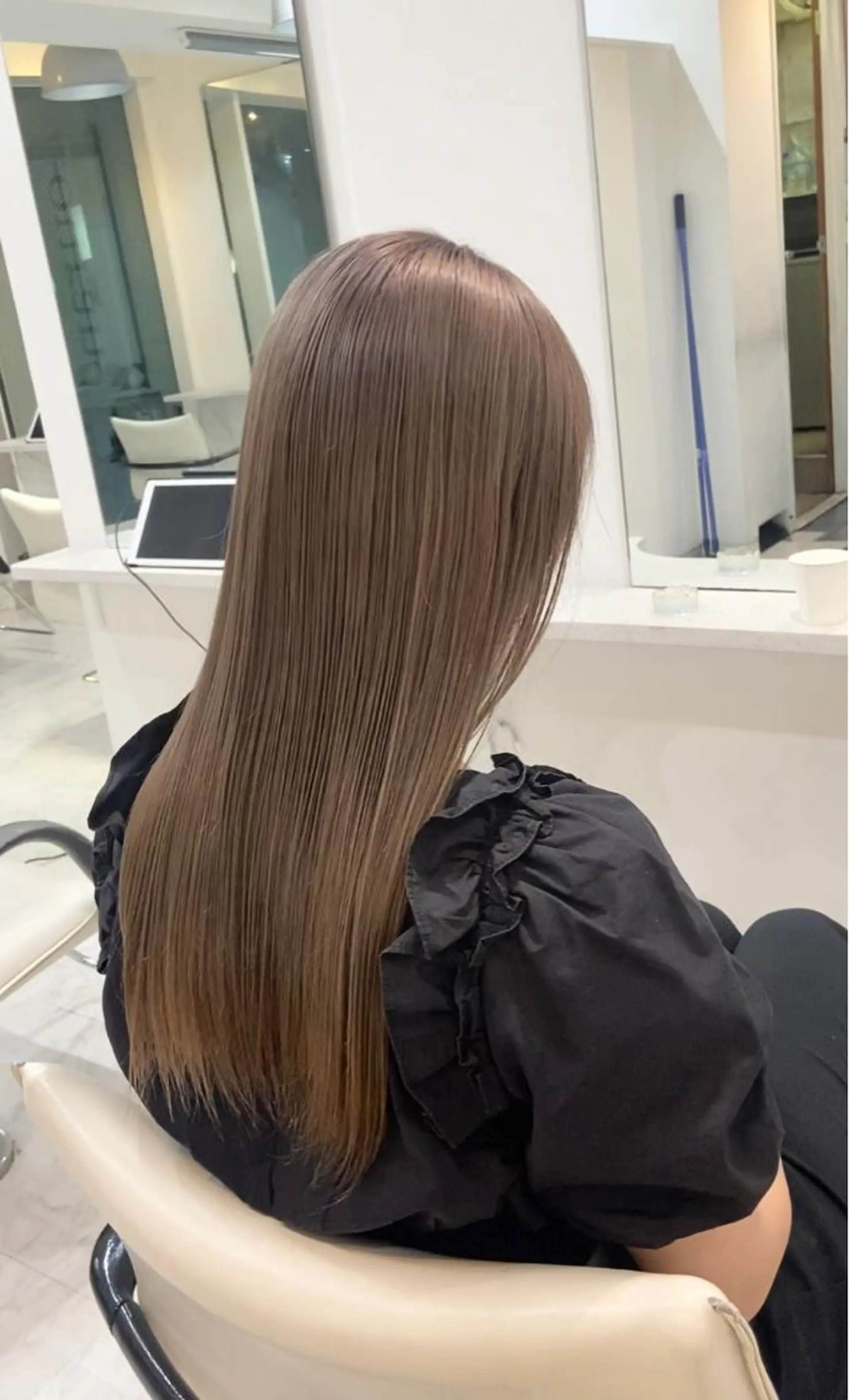 カラー 透明感カラー グレージュ ミルクティーグレージュ 透明感カラー／メンズ 特化kazumaのヘアスタイル