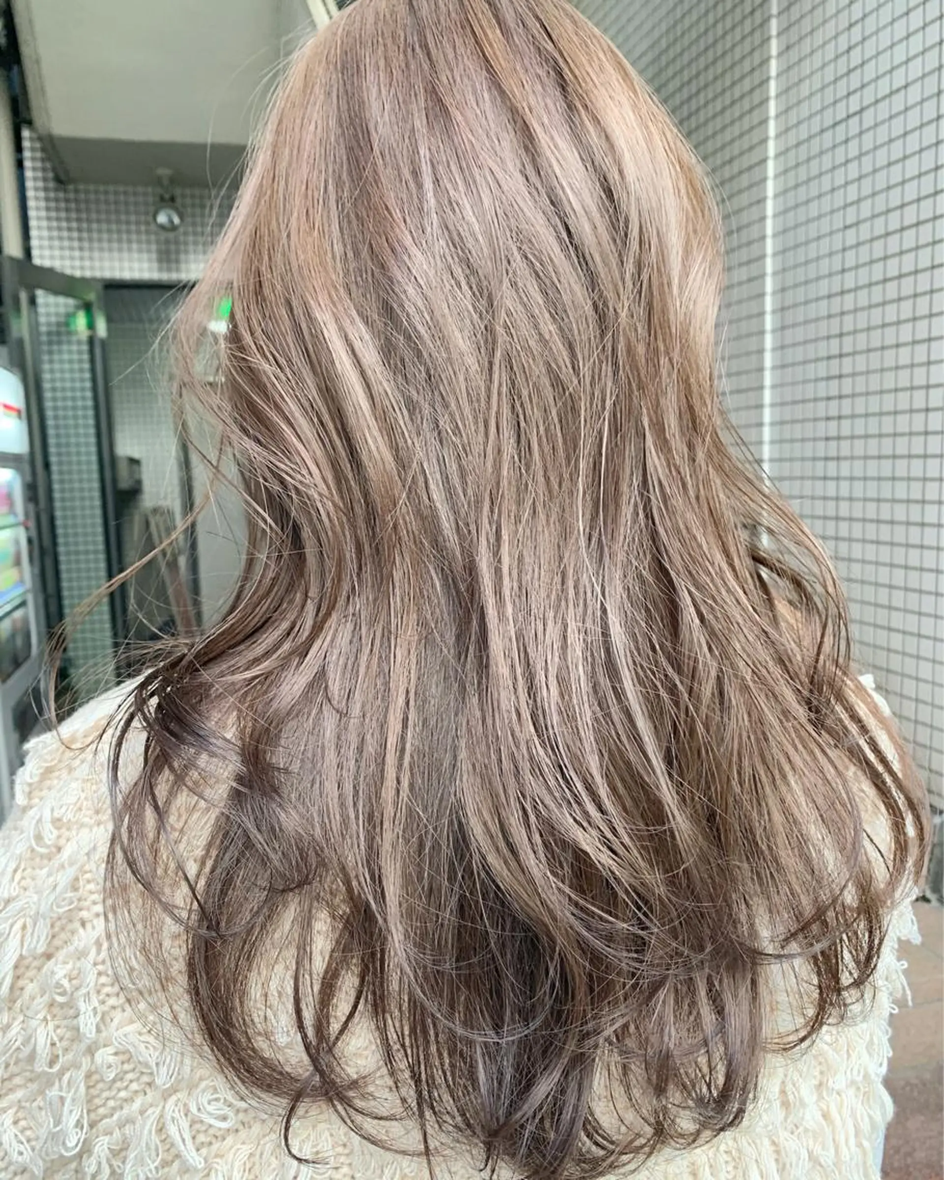 ロング カラー ヘアアレンジ ベージュカラー ブリーチ ブロンド 透明感カラー ミルクティーベージュ カット ヘアカラー トリートメント 🌿ショート🌿 パーマ🌿淳平のヘアスタイル
