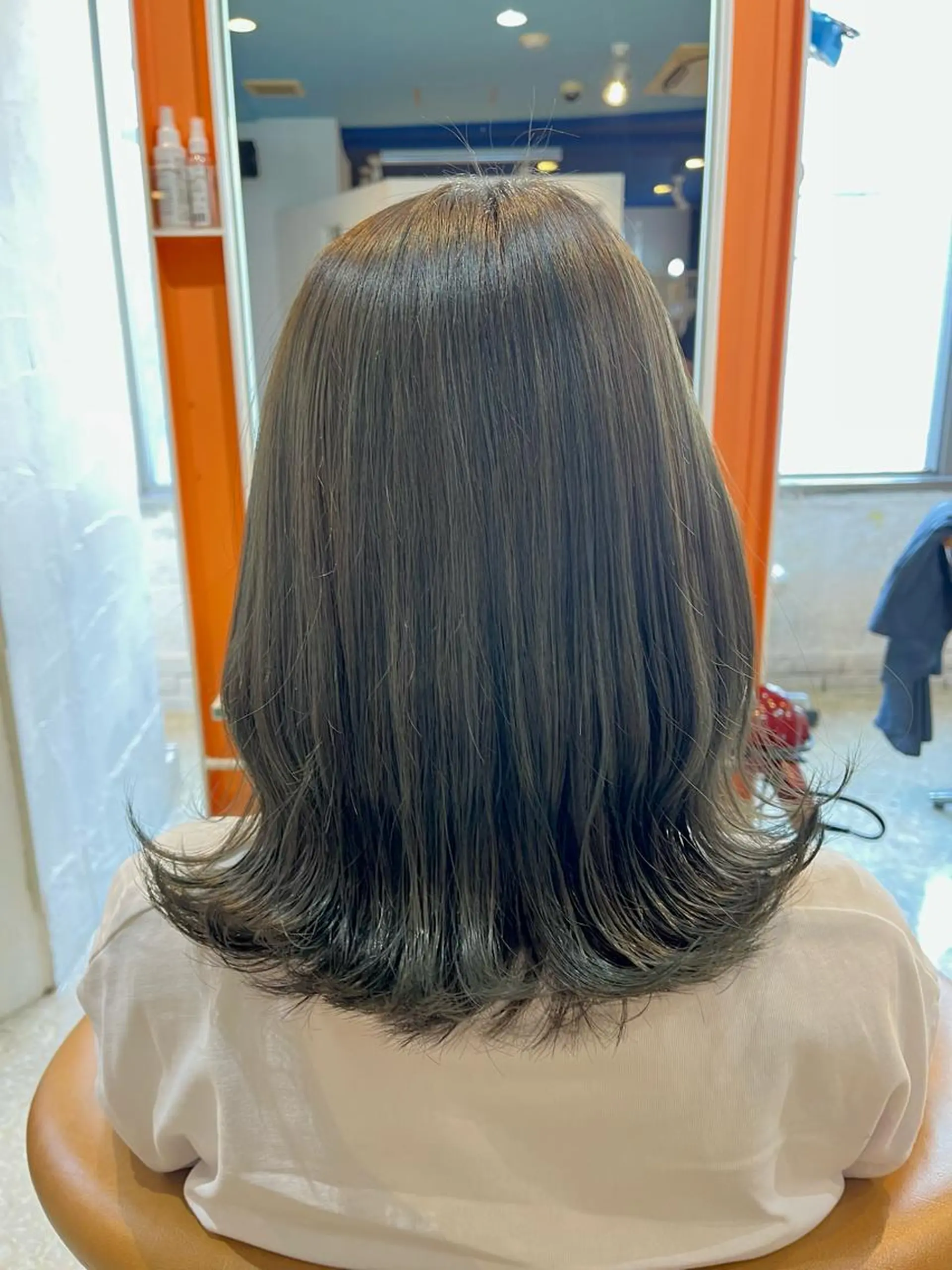 ミディアム カラー ヘアカラー トリートメント うしだ かおるのヘアスタイル