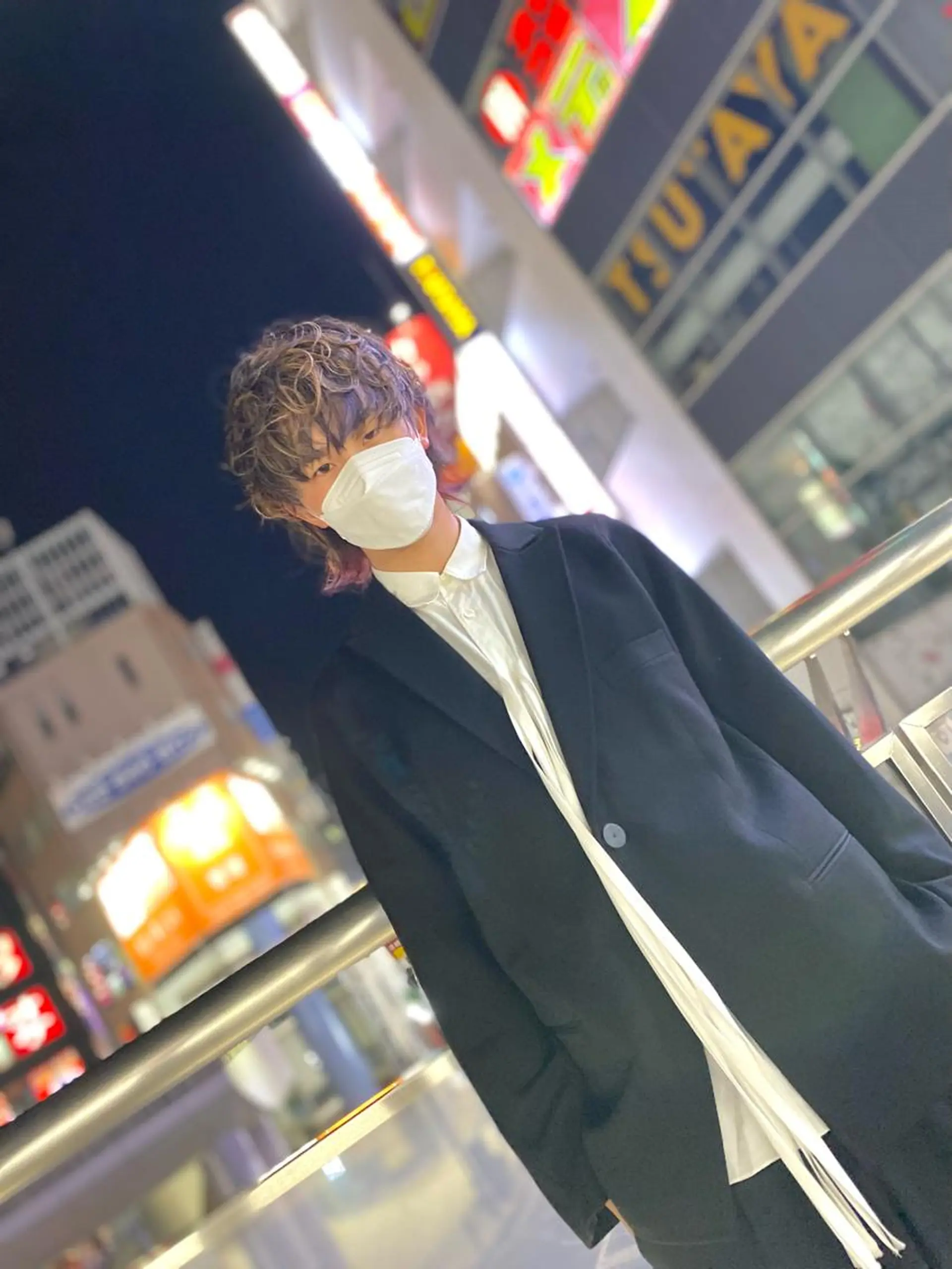 ミディアム カラー ヘアアレンジ メンズ ハイトーン特化🌟 カワシマシュンスケのヘアスタイル