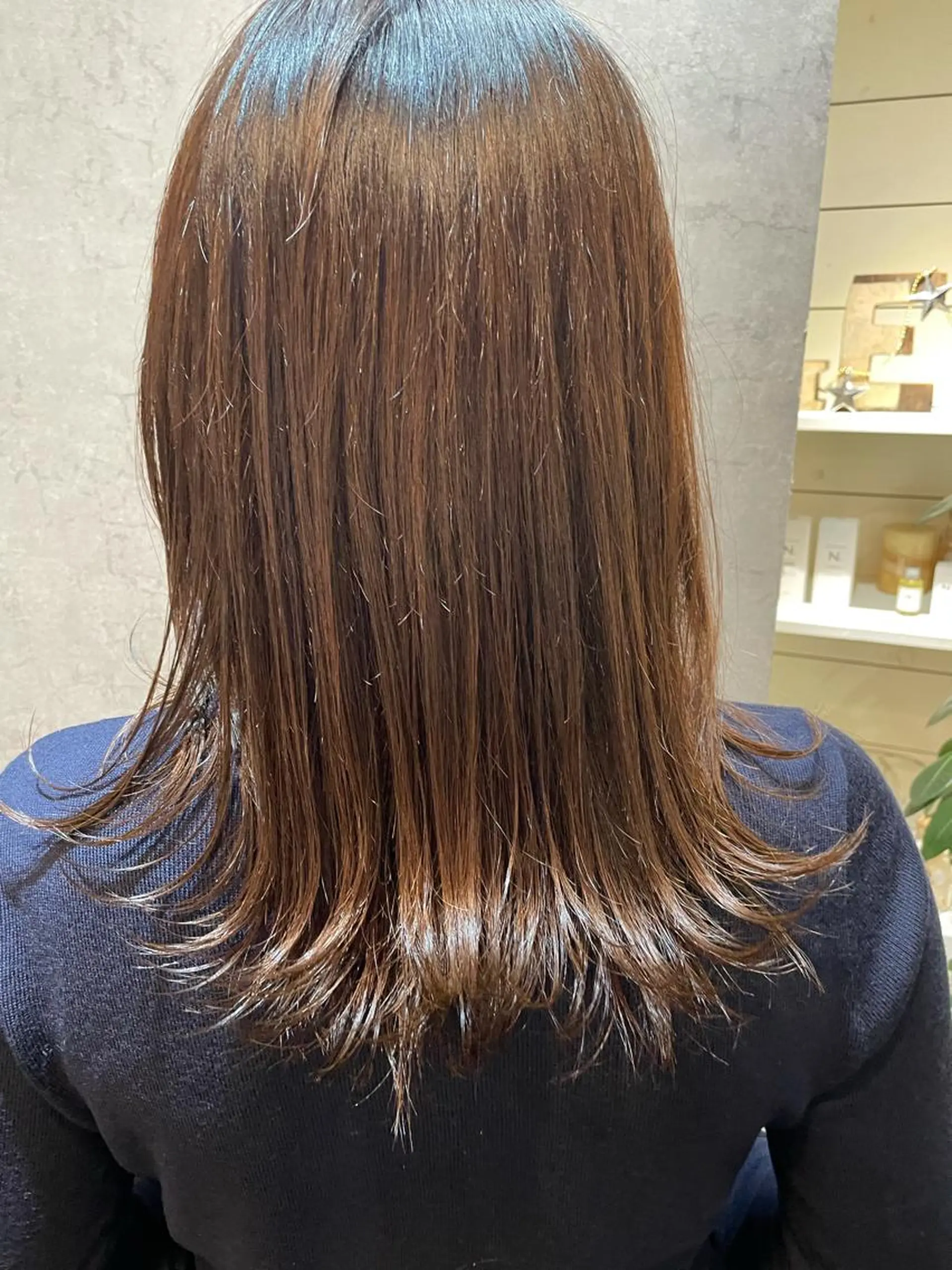 セミロング カラー ヘアカラー いいの ひかりのヘアスタイル