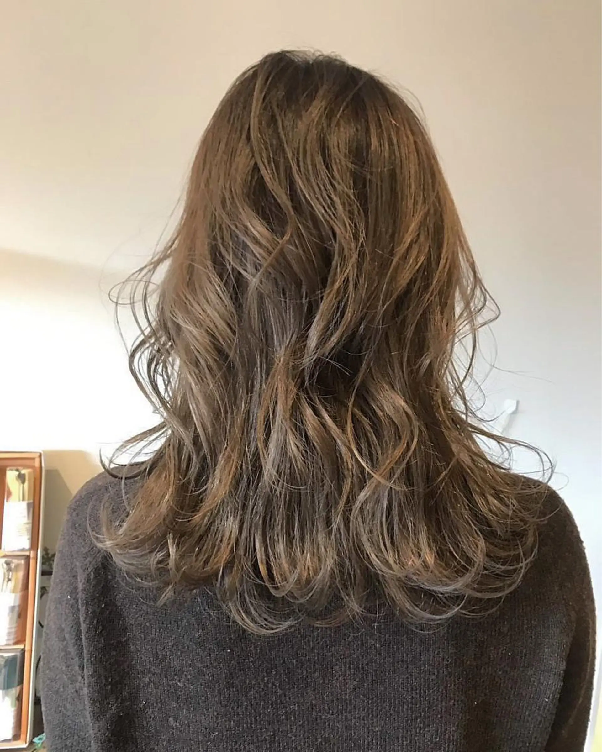 セミロング カラー 韓国風・ブリーチなし ・あり後藤 一斗店長のヘアスタイル