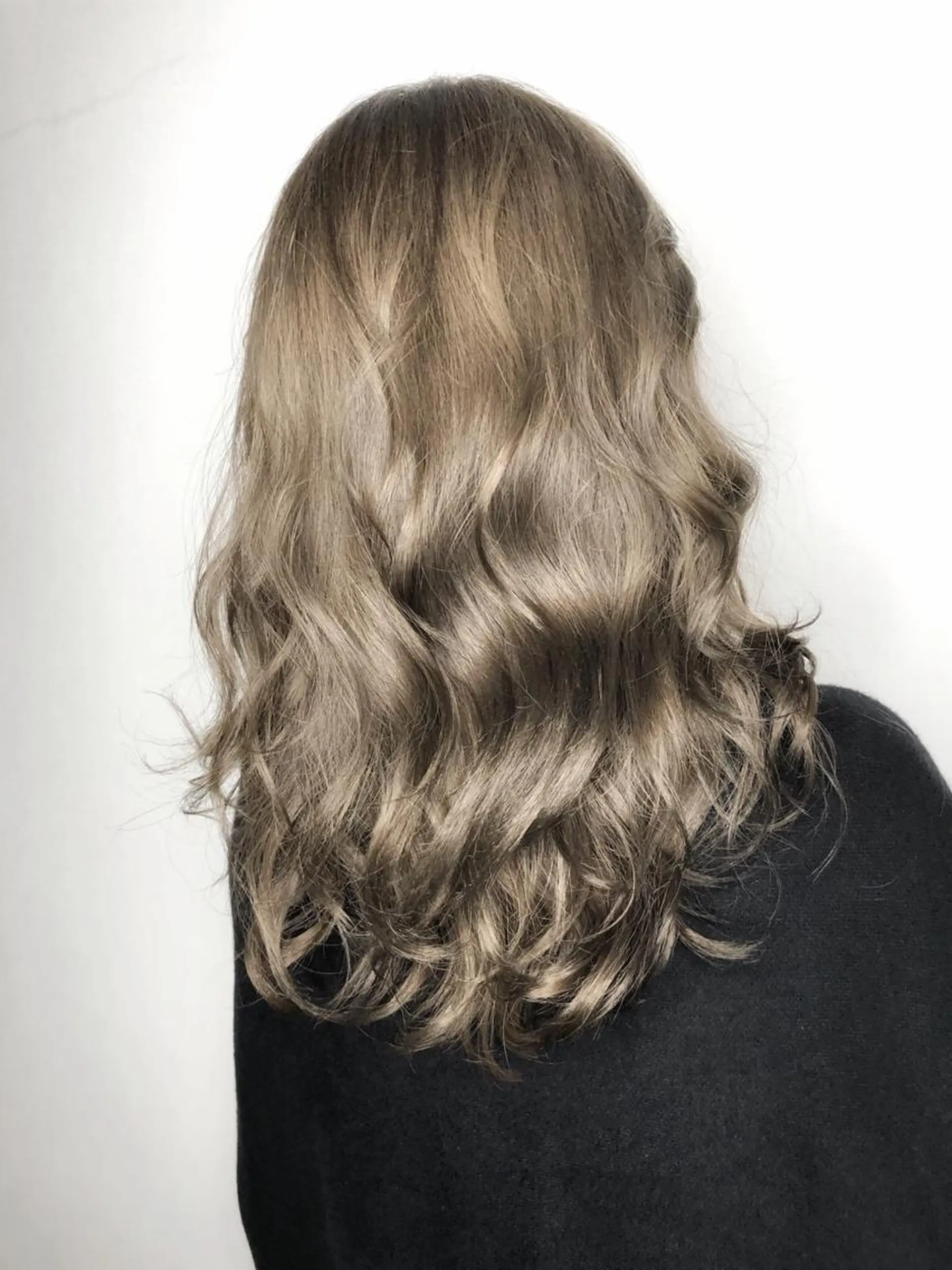 セミロング カラー ベージュカラー ダブルカラー 外国人風カラー biscohair 髪にドラマを。のヘアスタイル