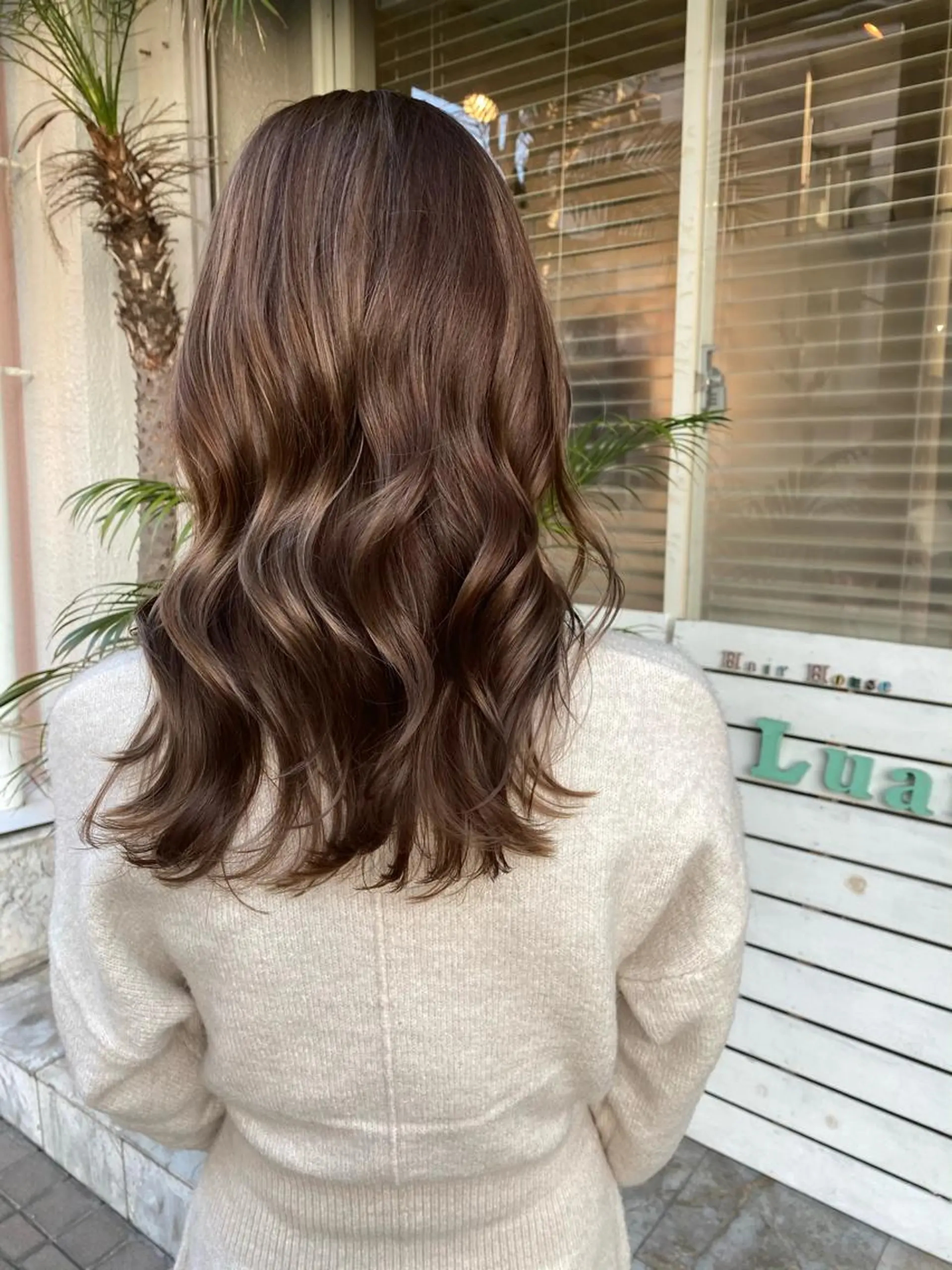 セミロング ヘアカラー トリートメント 山本 茉希のヘアスタイル