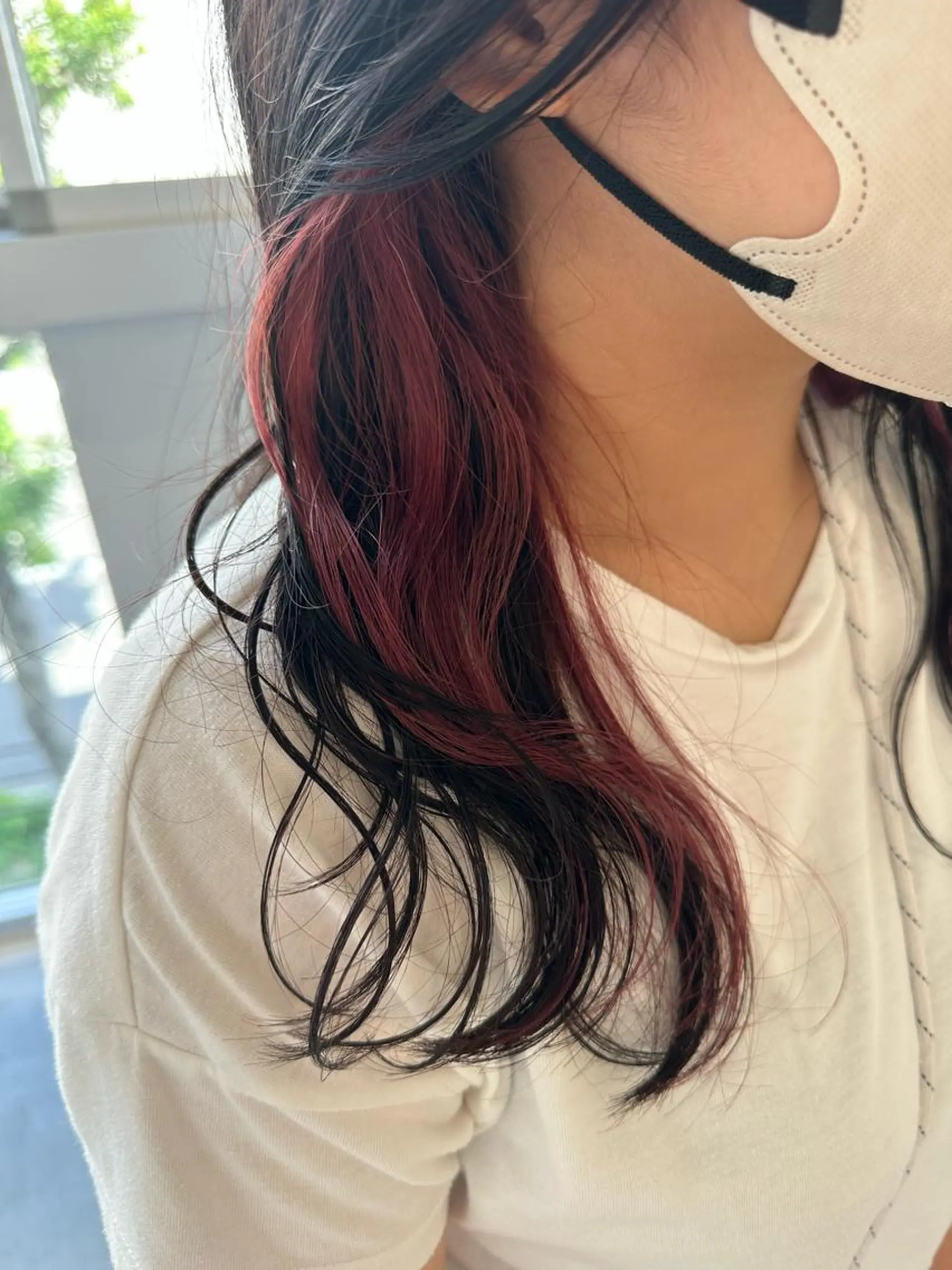 セミロング カラー ピンクカラー レッドカラー 松本 莉央のヘアスタイル