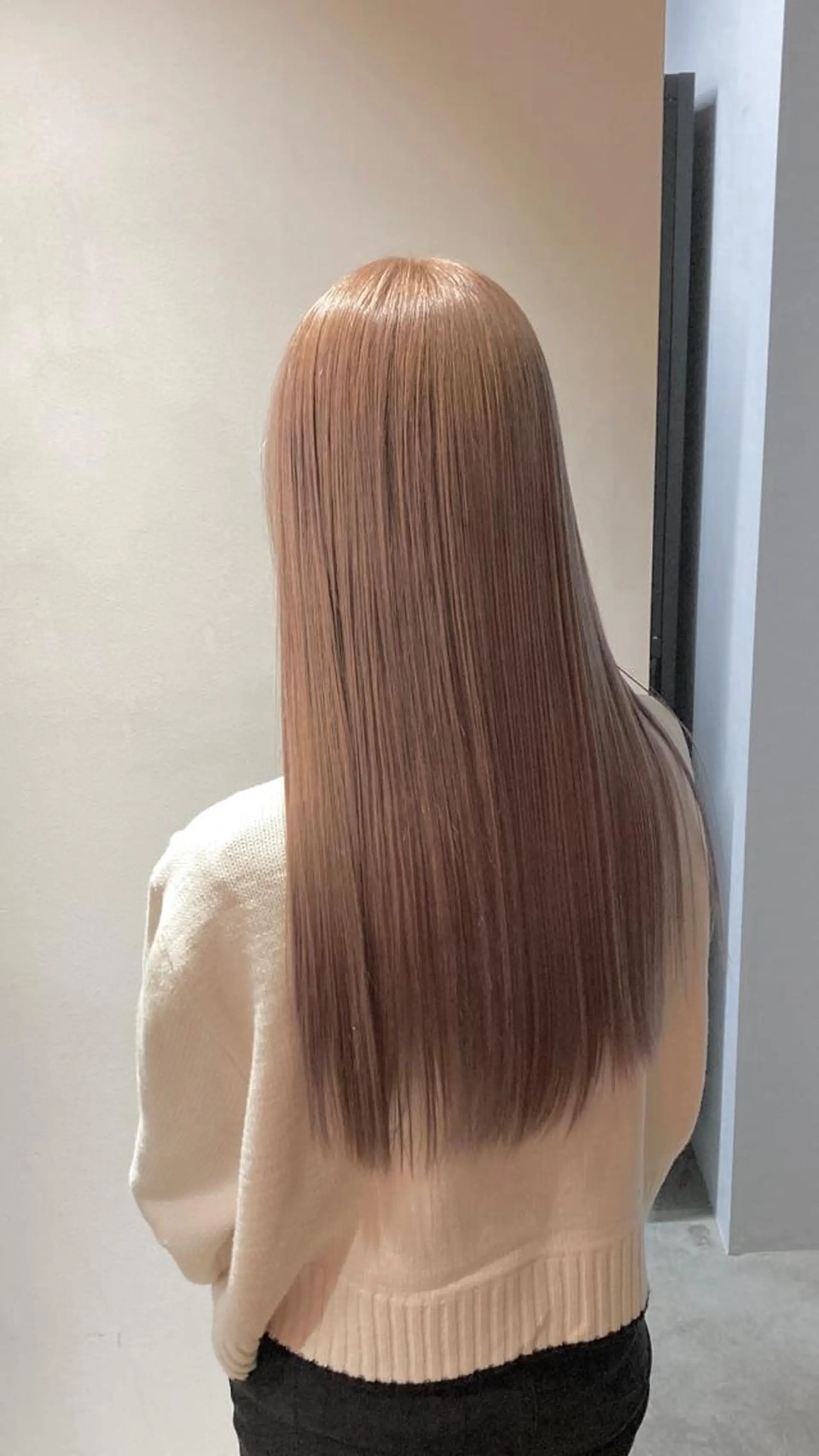 ロング カラー ベージュカラー モカベージュ 透明感ハイトーン☆ 今津 佑太のヘアスタイル