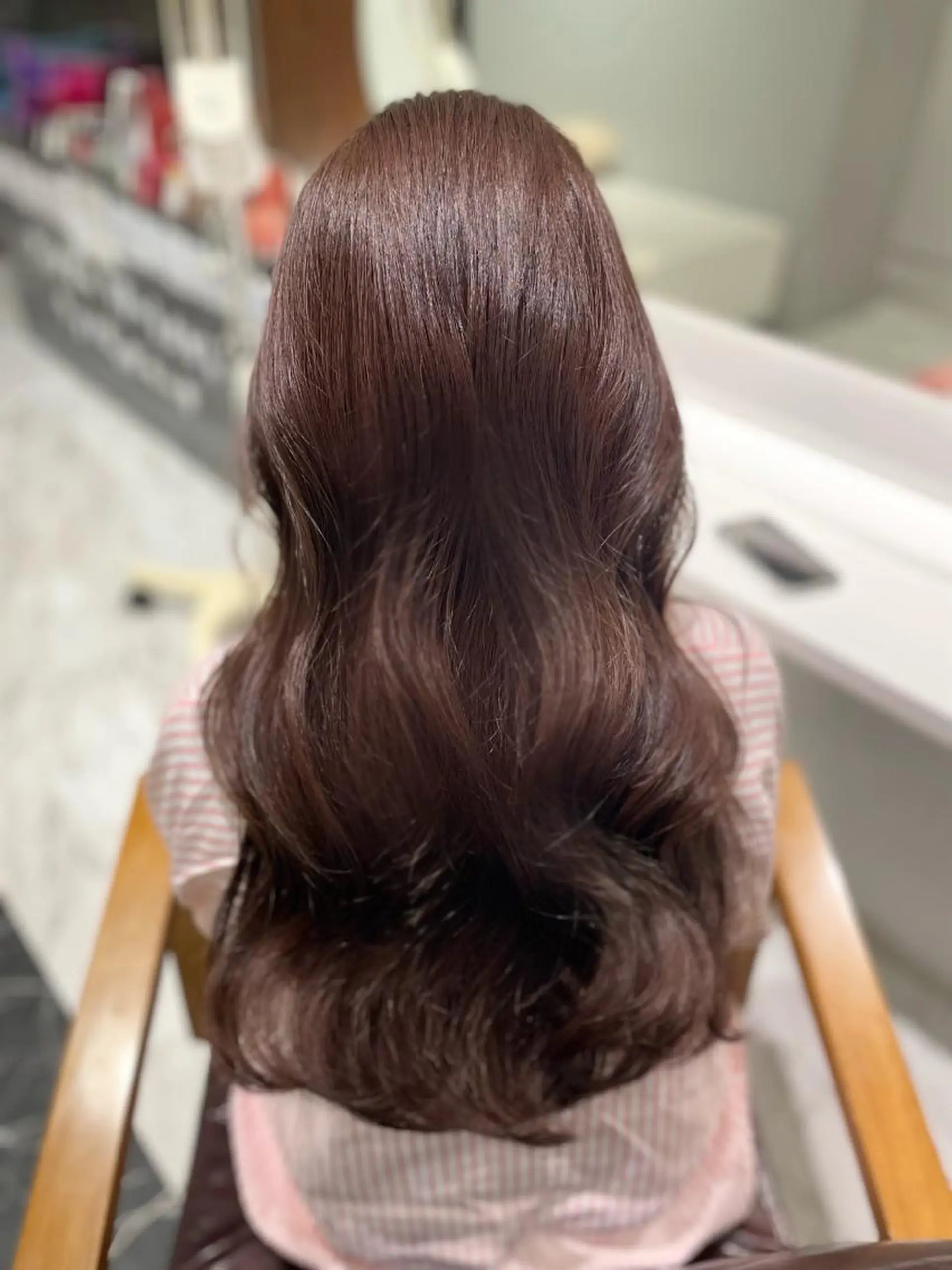 ロング カラー ウォーレントリコミ  ニューヨーク所属・西梅田直結🌹 若林梨音のヘアスタイル