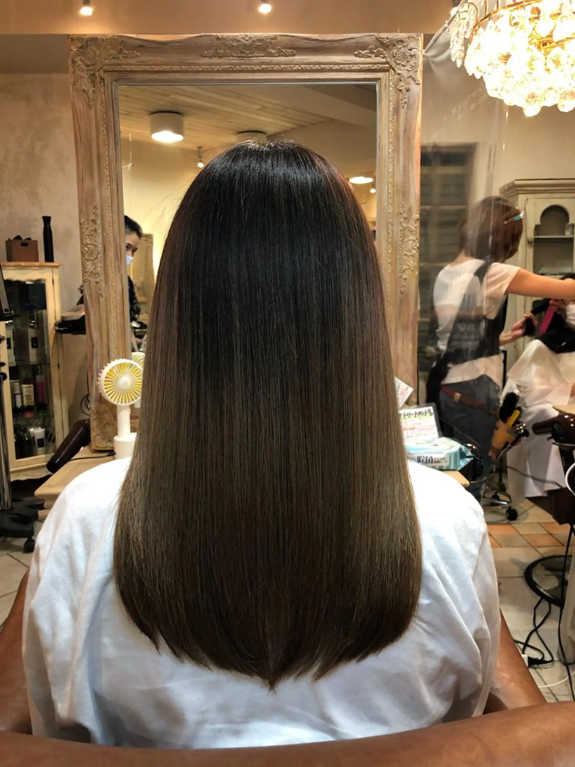 ロング くせ毛 前平 友慈のヘアスタイル