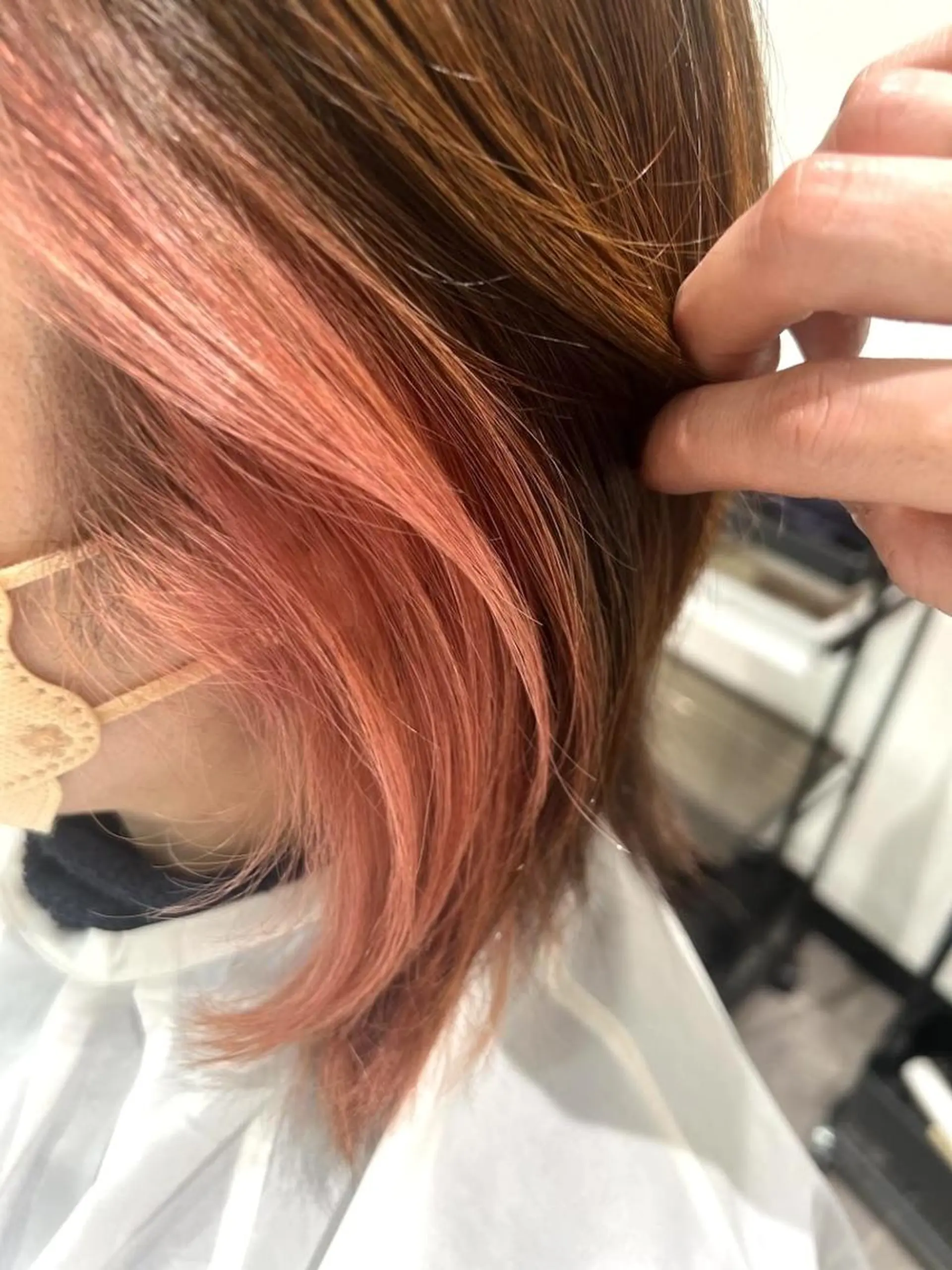 ミディアム カラー ブリーチ ダブルカラー イヤリングカラー インナーカラー ピンクカラー ヘアケアサロン MAIN[メイン]のヘアスタイル