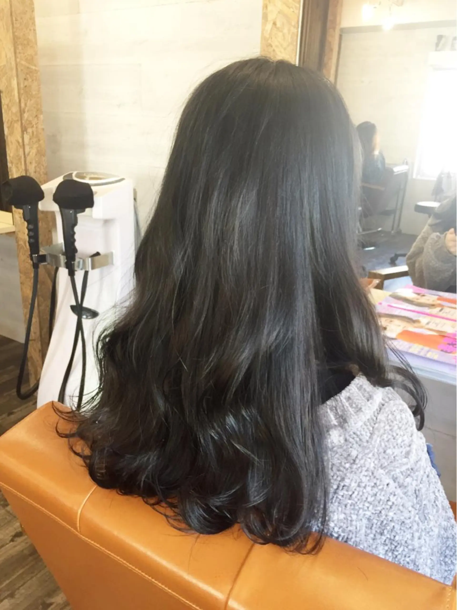 ロング カラー 黒髪 ブリーチ natsu ナチュラルのヘアスタイル