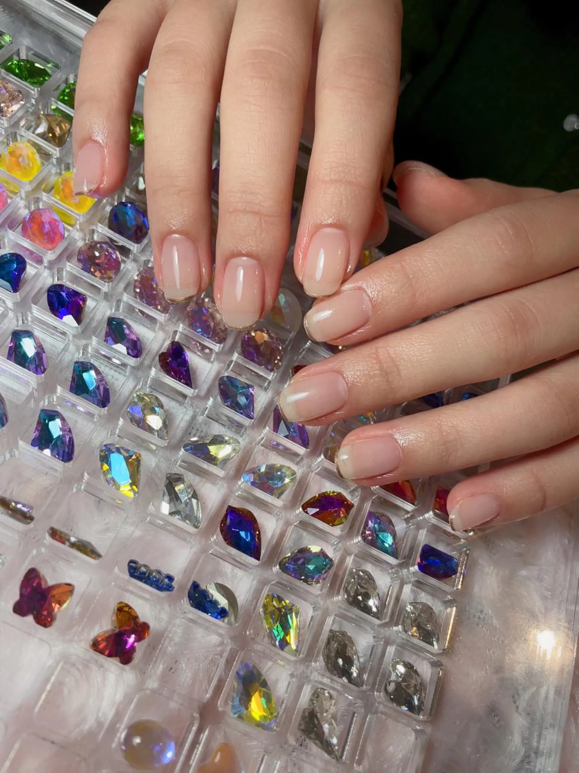 ネイル フレンチネイル ラメ(グリッター) ハンドネイル 南野 由希のネイルデザイン