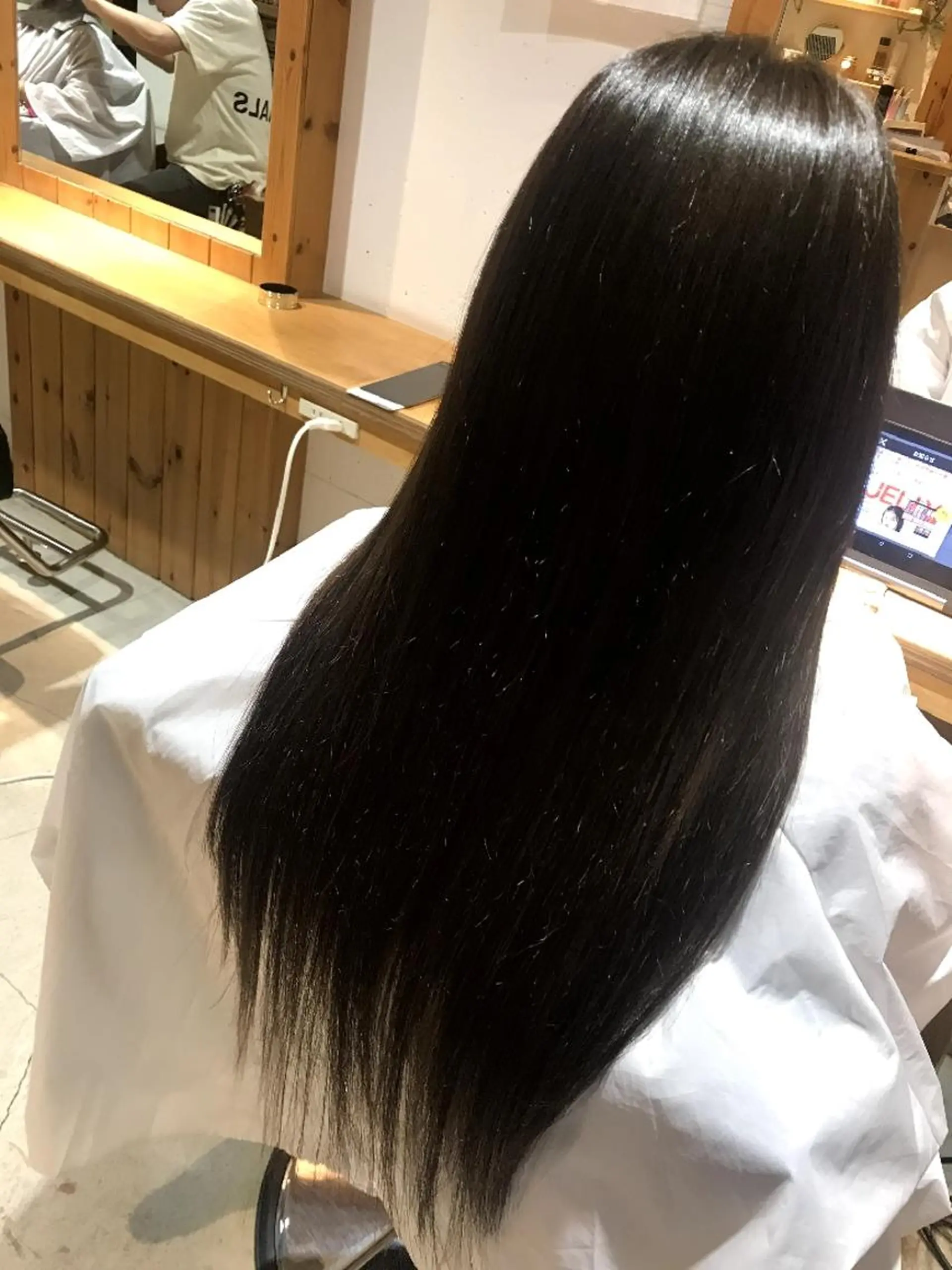 ミディアム シールエクステ エクステ 髪質改善/縮毛/新宿 🫧SUZUKA🫧のヘアスタイル