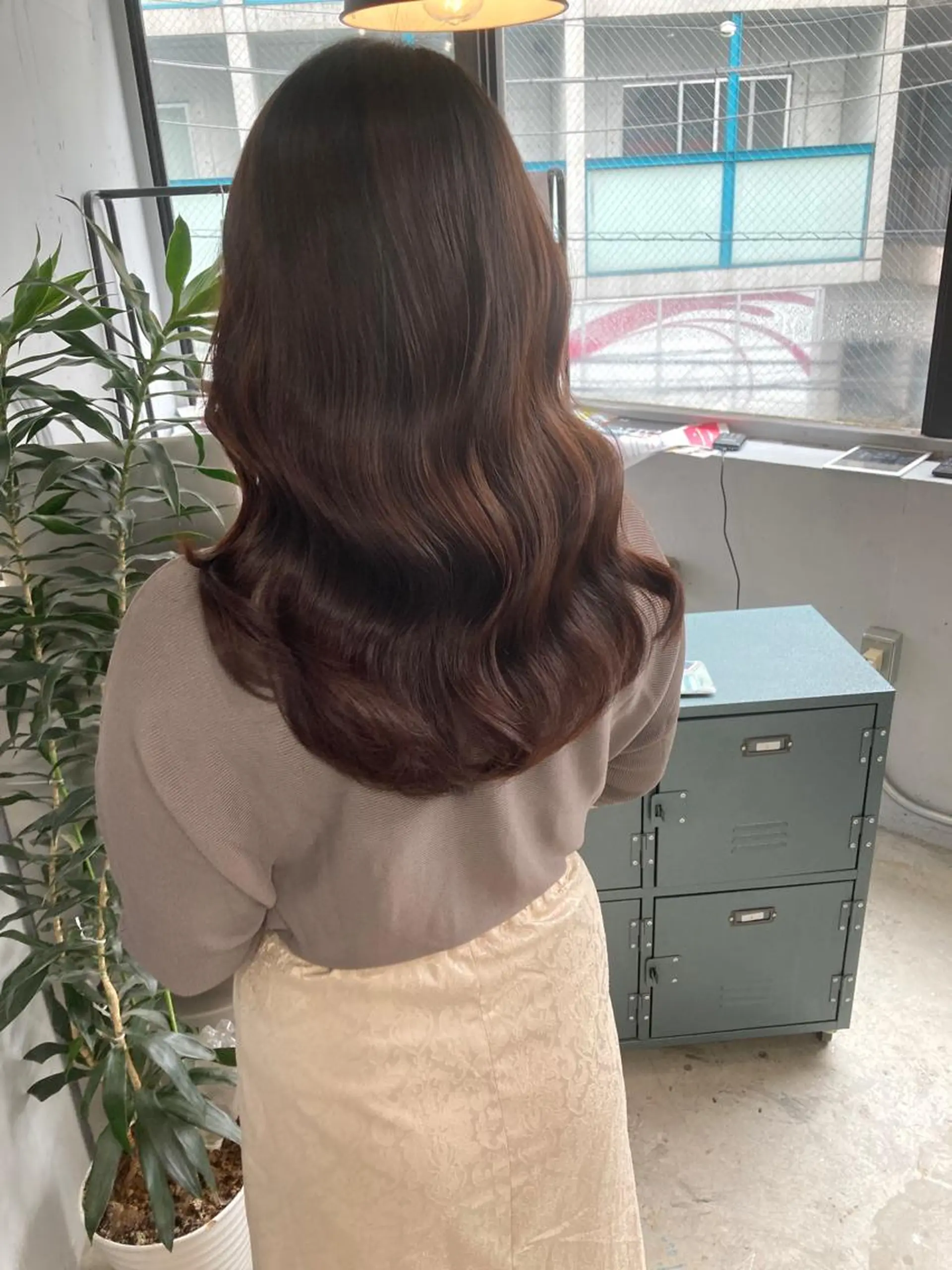 セミロング カラー ブラウンカラー チョコレートブラウン トリートメント 新井 広樹のヘアスタイル