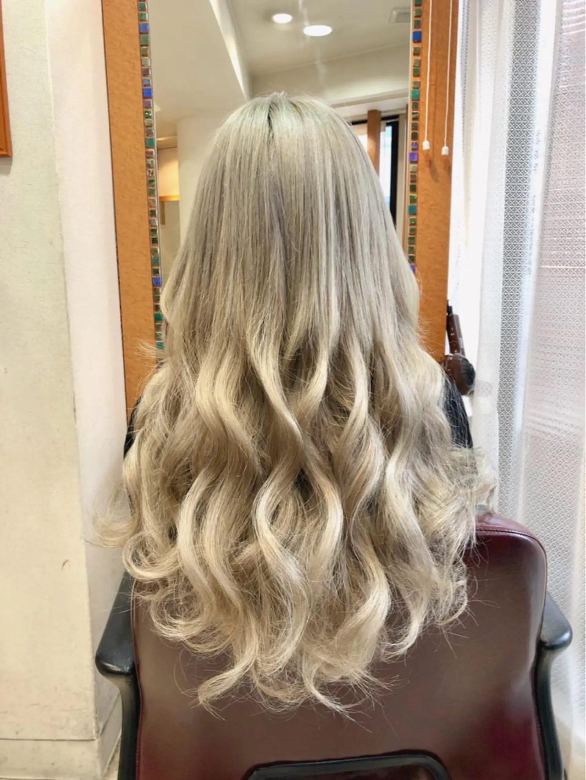 ミディアム エクステ カット エクステ ヘアセット 韓国ヘア🤍髪質改善 🇰🇷AKANEのヘアスタイル