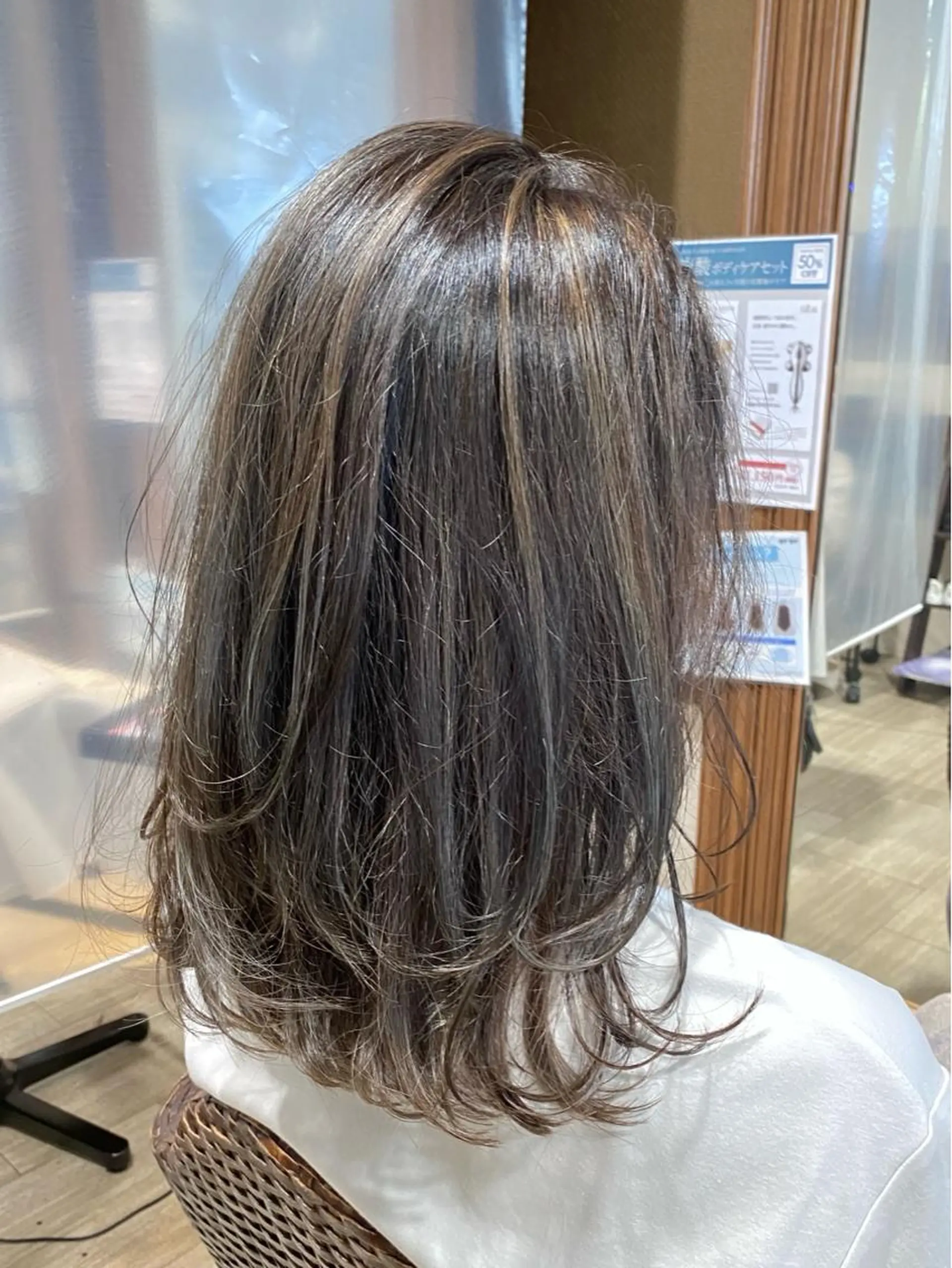 ミディアム カラー ハイライトカラー ハイライト 髪質改善 KIZU 髪質改善 オカルト怪談のヘアスタイル