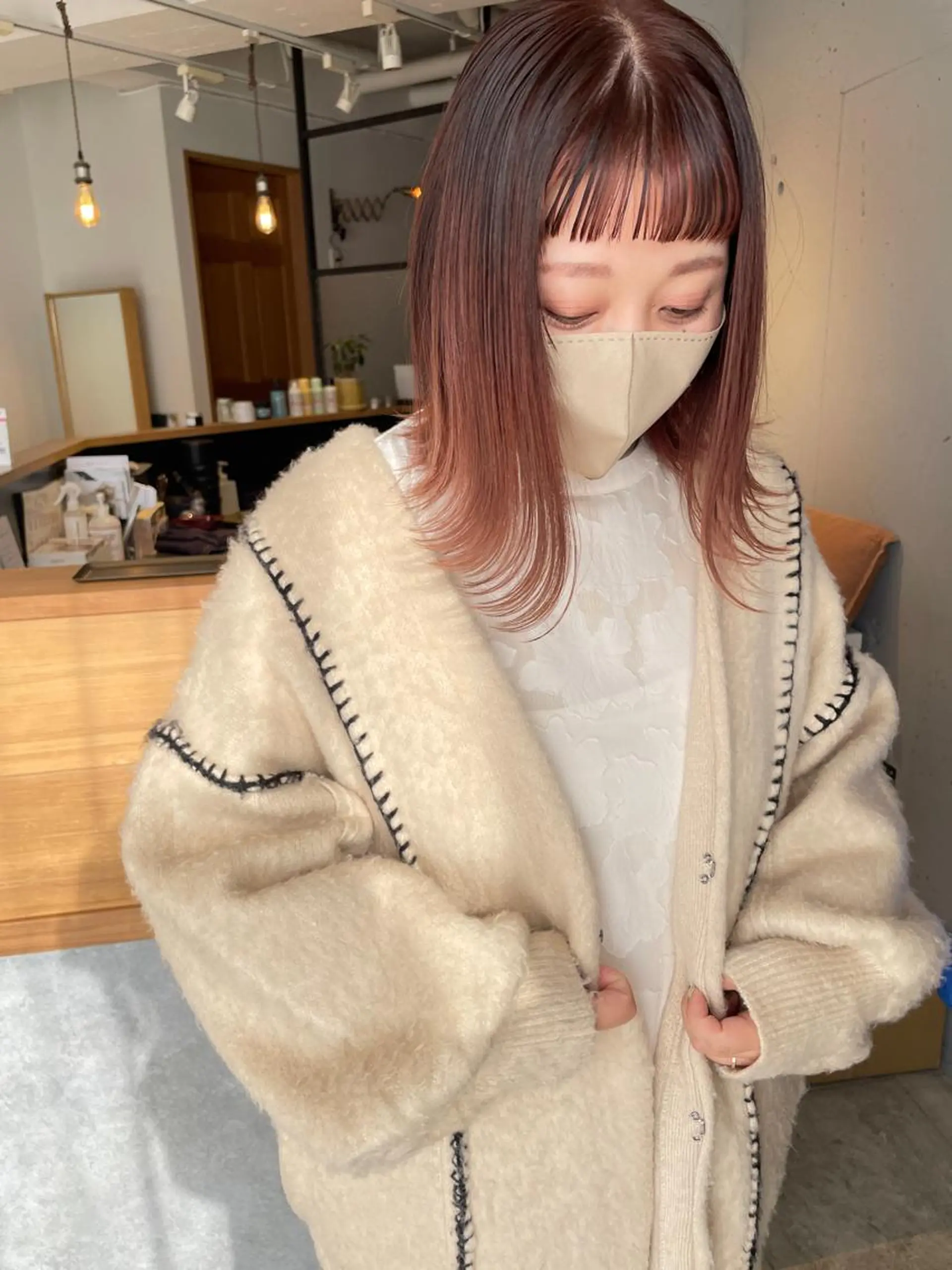 セミロング カラー ZOA classic hair所属・東 みのりのヘアスタイル