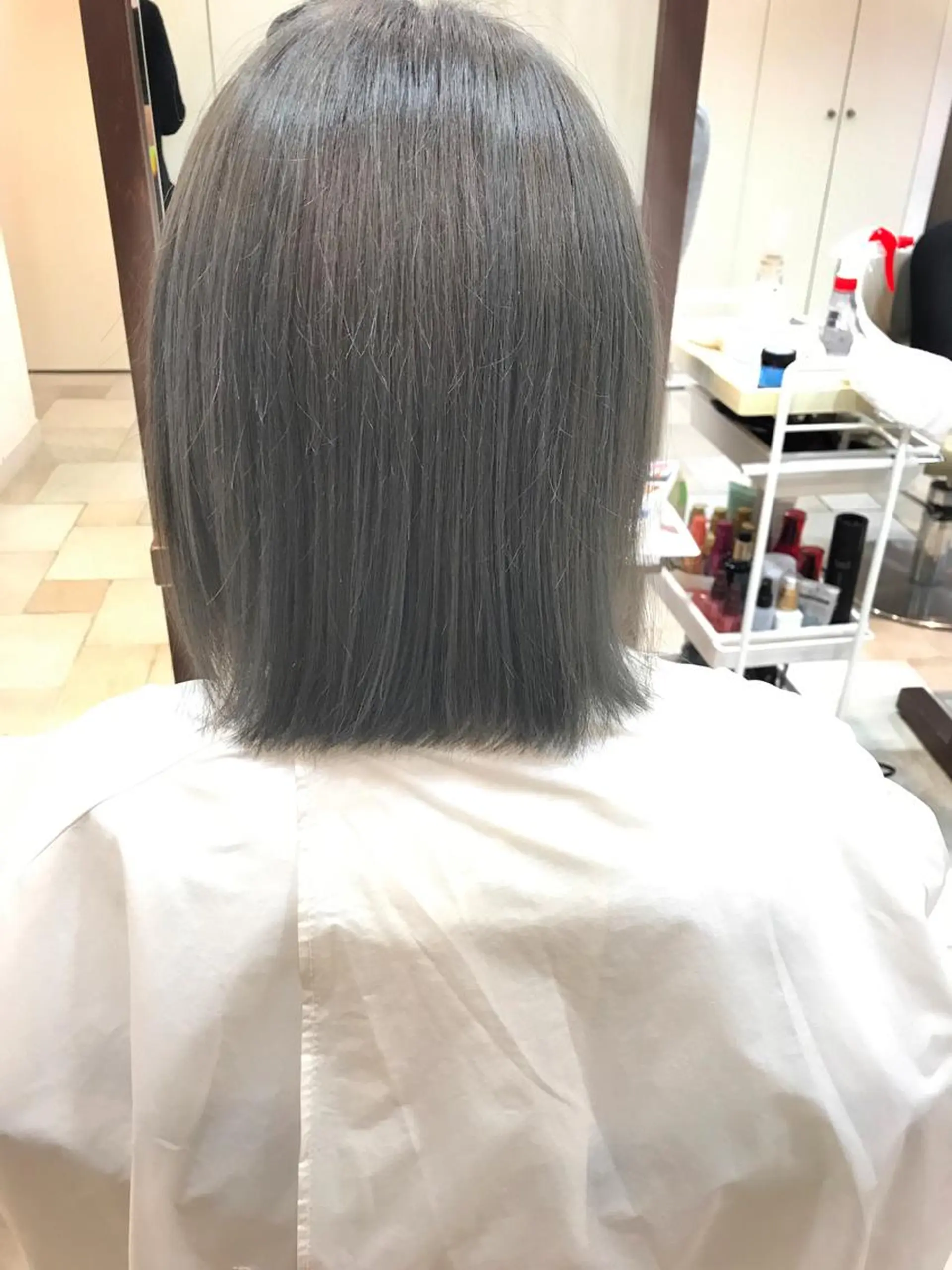 ミディアム カラー ブリーチ ヘアカラー トリートメント 島袋 ナオユキのヘアスタイル