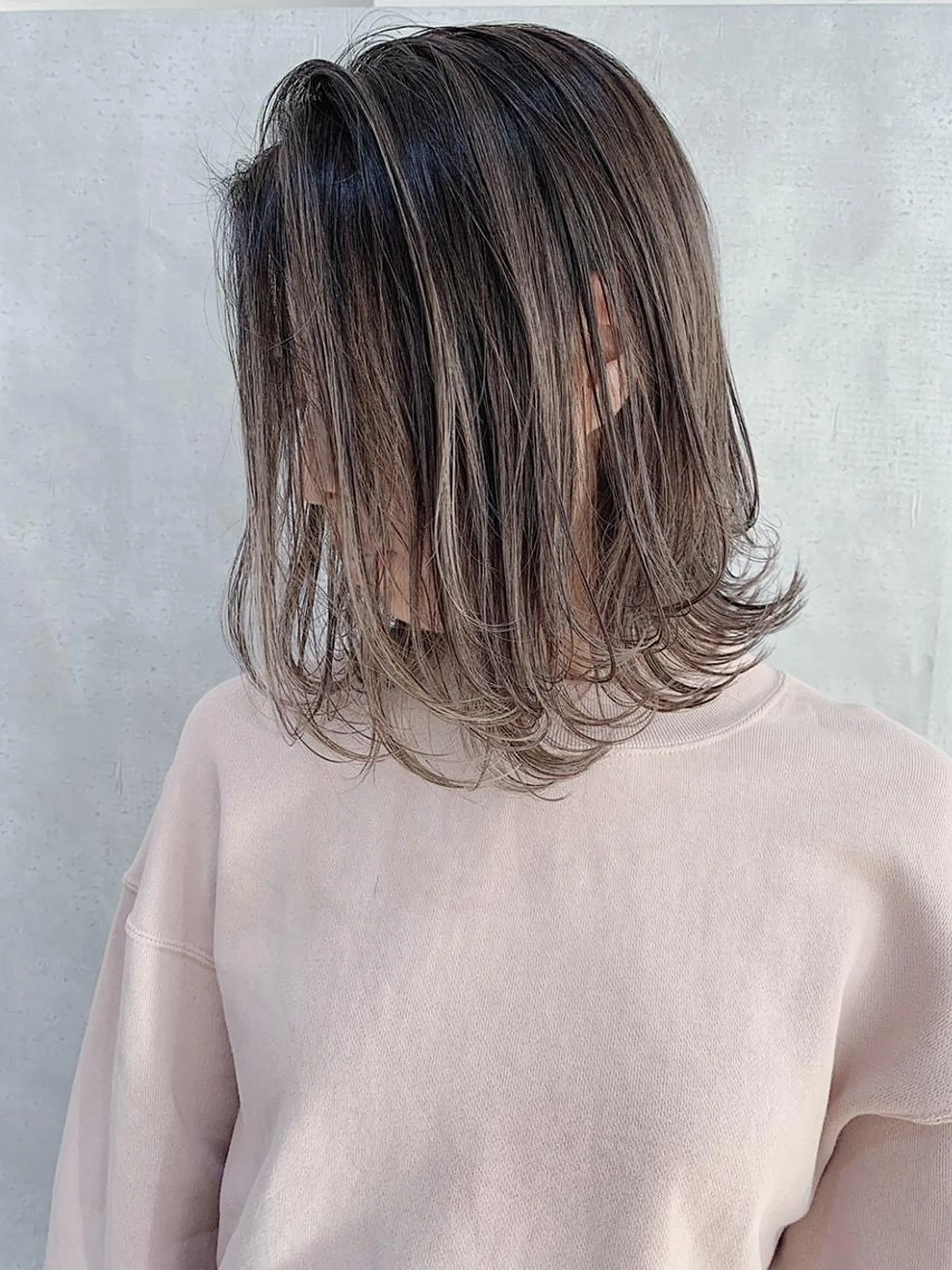 ミディアム カラー MOU namba ムウナンバのヘアスタイル