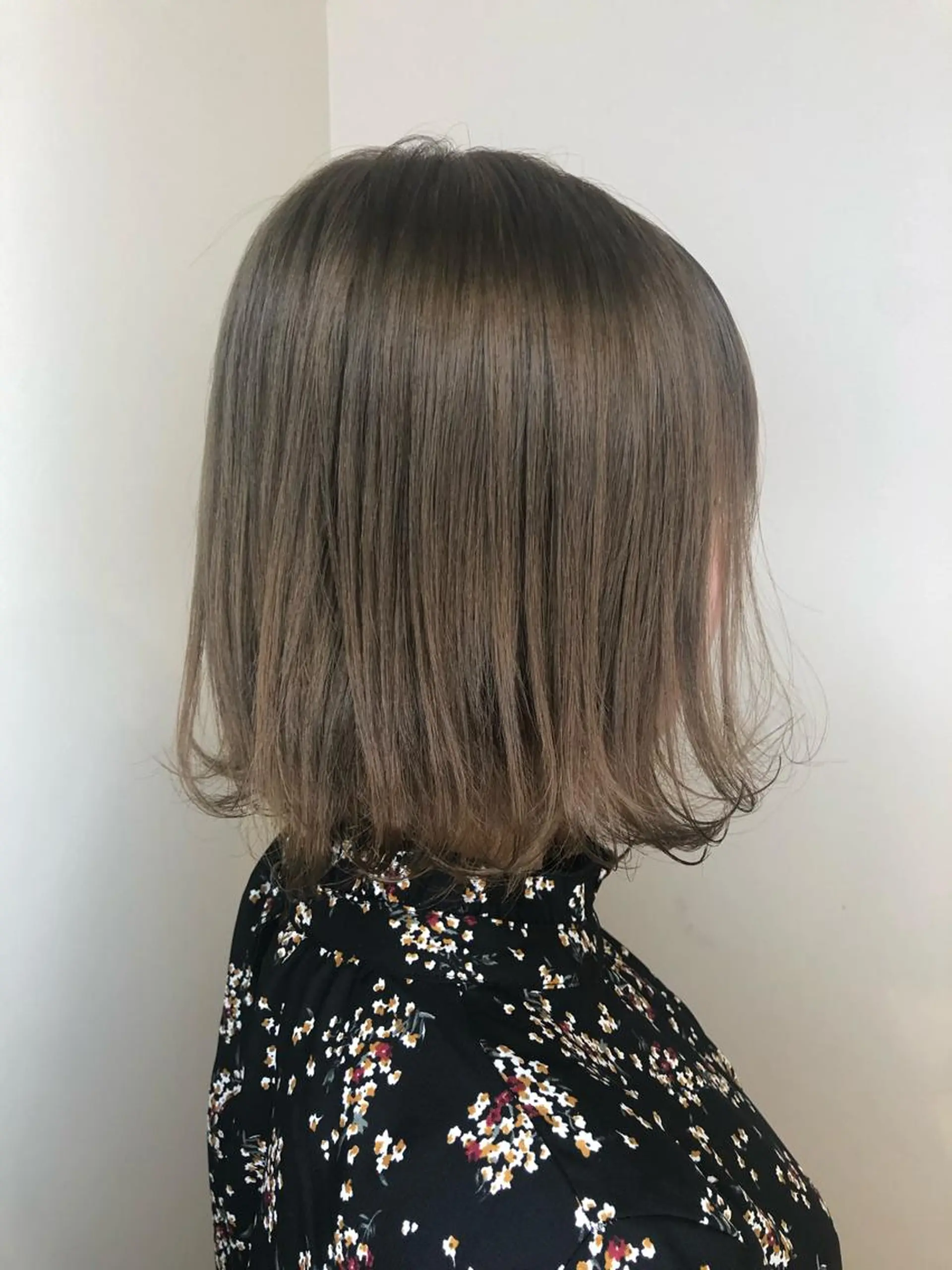 ミディアム カラー ウルフカット/吉村 桃子のヘアスタイル