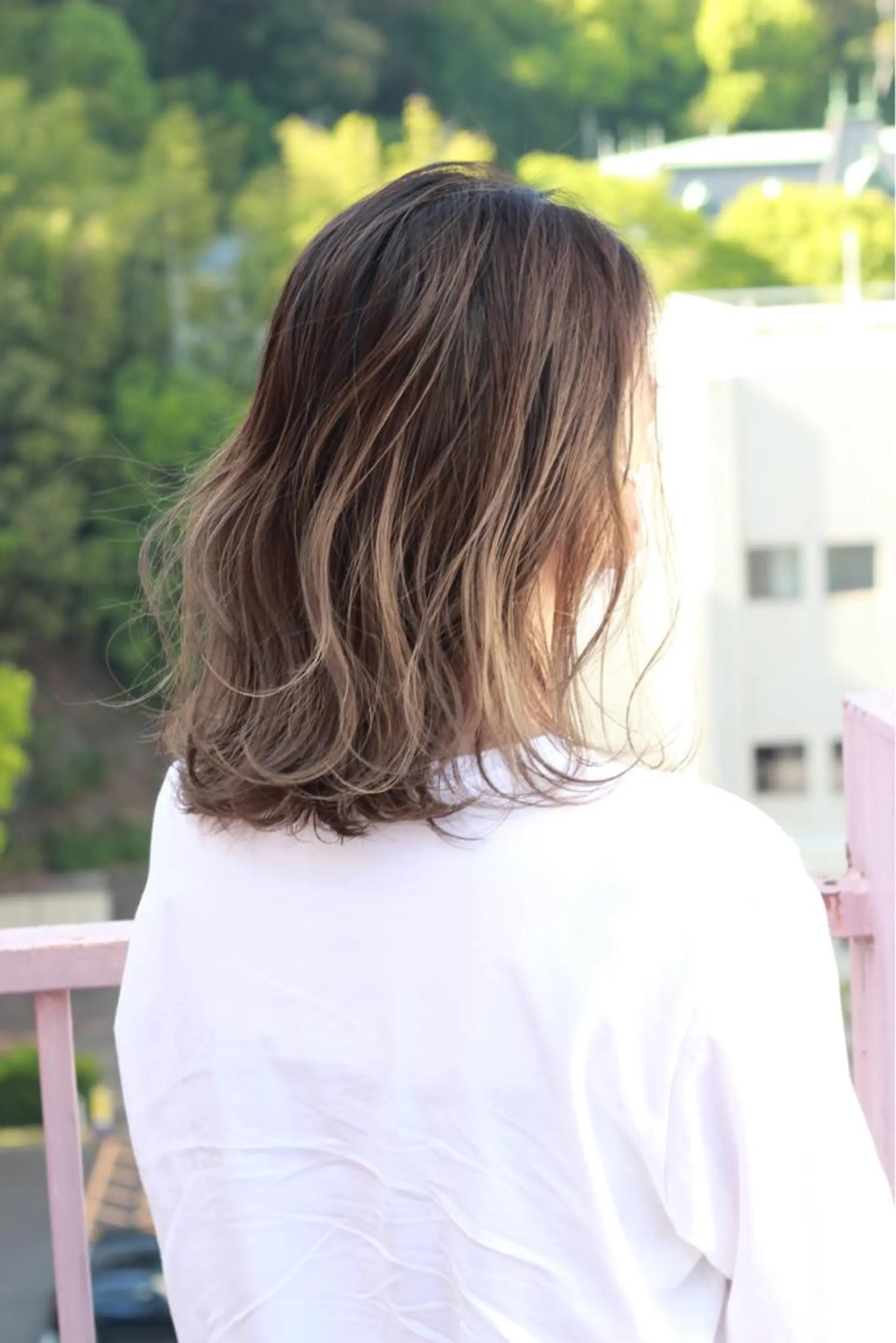 ミディアム カラー ブリーチ グラデーションカラー カット Viage （ビアージュ）のヘアスタイル