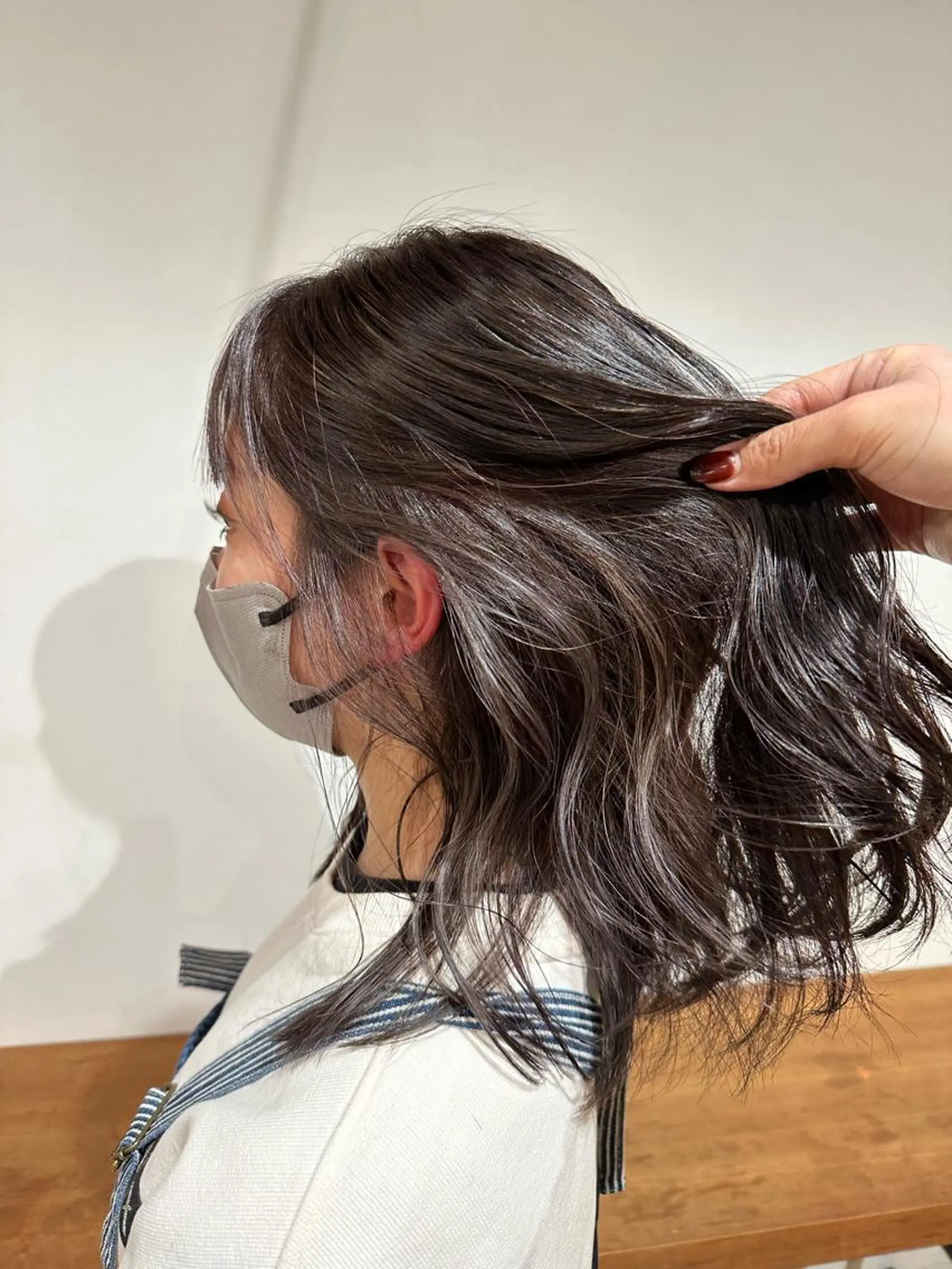 カラー ハイライトカラー 小河 穂香のヘアスタイル