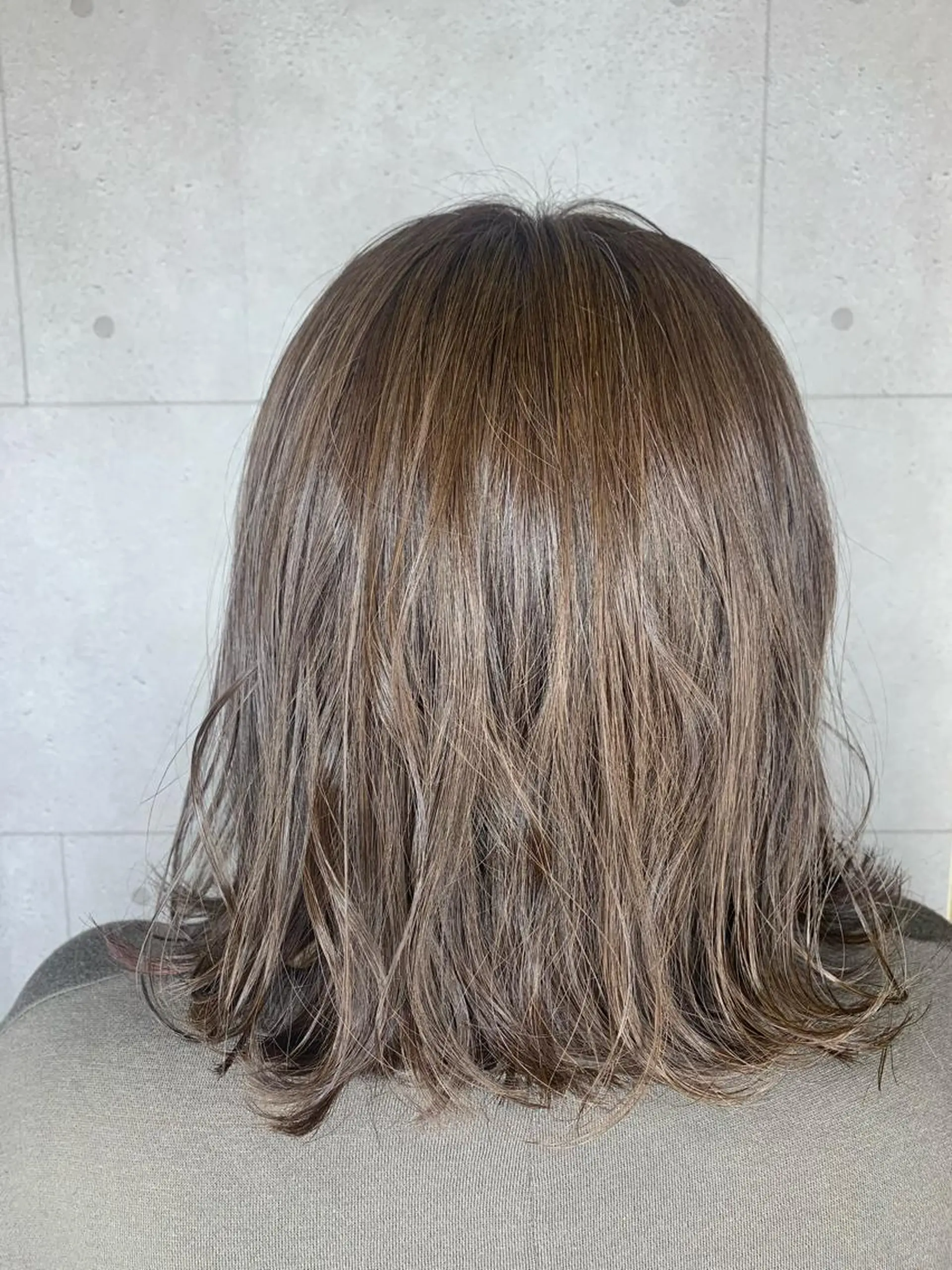 ミディアム カラー 高橋友里亜 /フリーランスのヘアスタイル