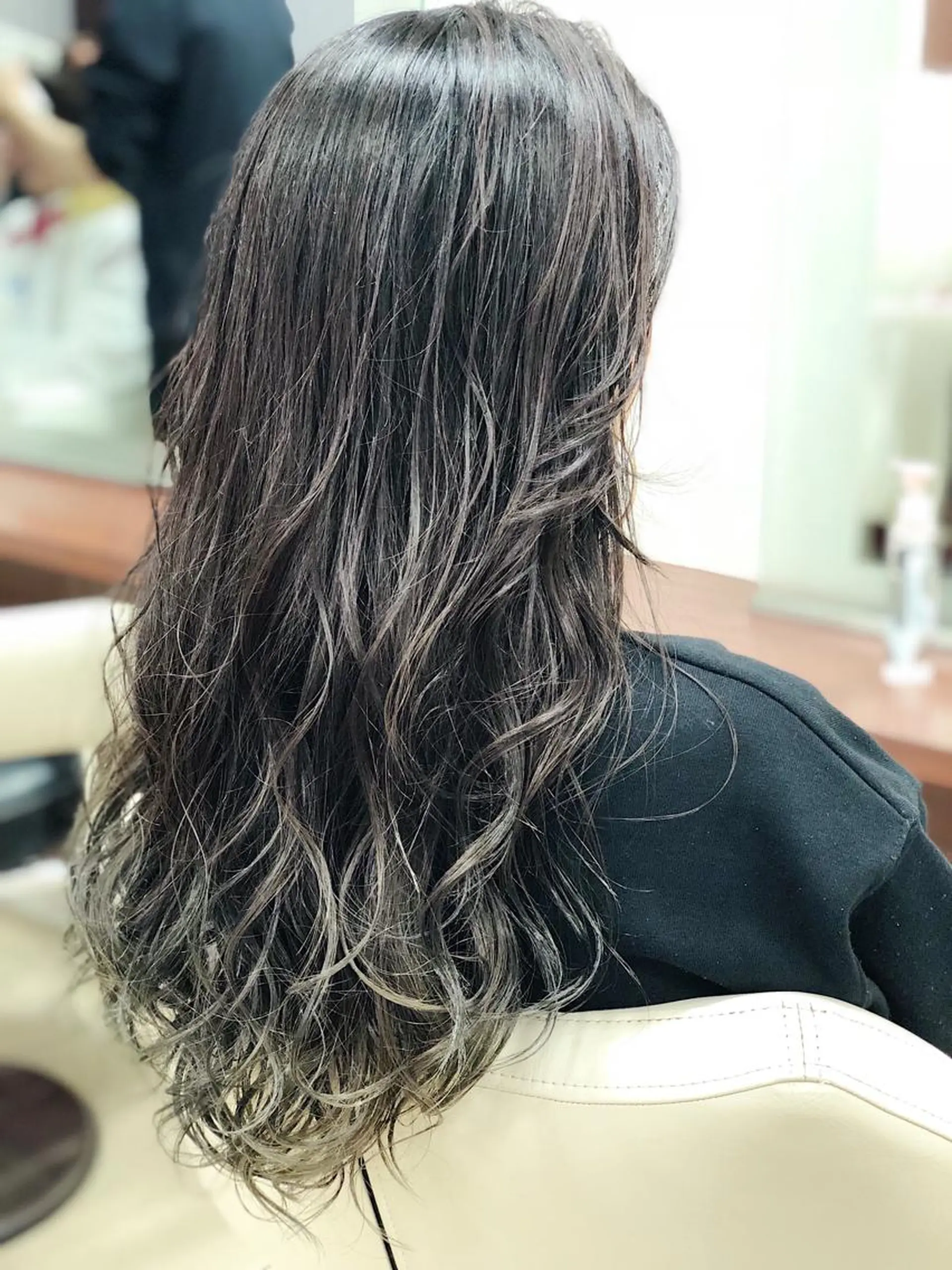 ロング カラー 12月特別価格⚡️ 🌈岩田怜子🌈のヘアスタイル