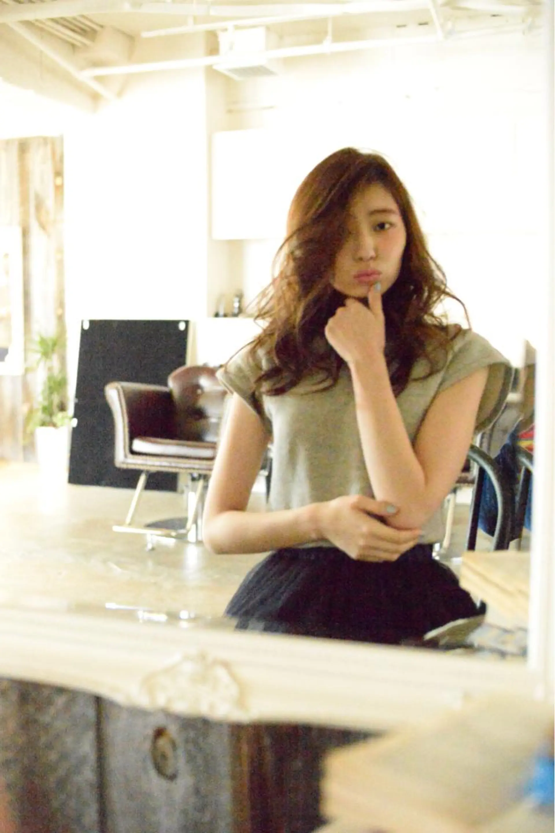 セミロング ロング カラー パーマ ヘアアレンジ メンズハイトーン メンズバレイヤージュのヘアスタイル