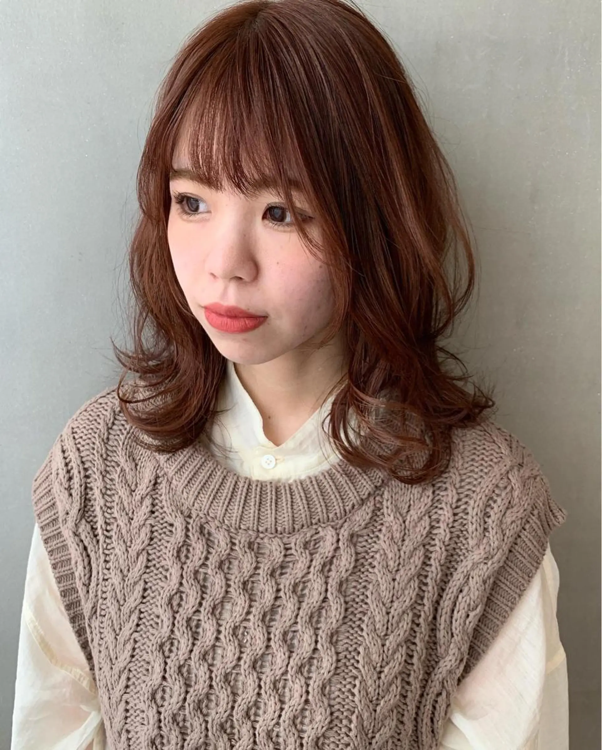 セミロング カラー ブラウンカラー ピンクカラー ピンクブラウン 顔まわりレイヤー ハイレイヤー SALOWIN梅田茶屋町店所属・ウルフレイヤーカット /チヒロのヘアスタイル