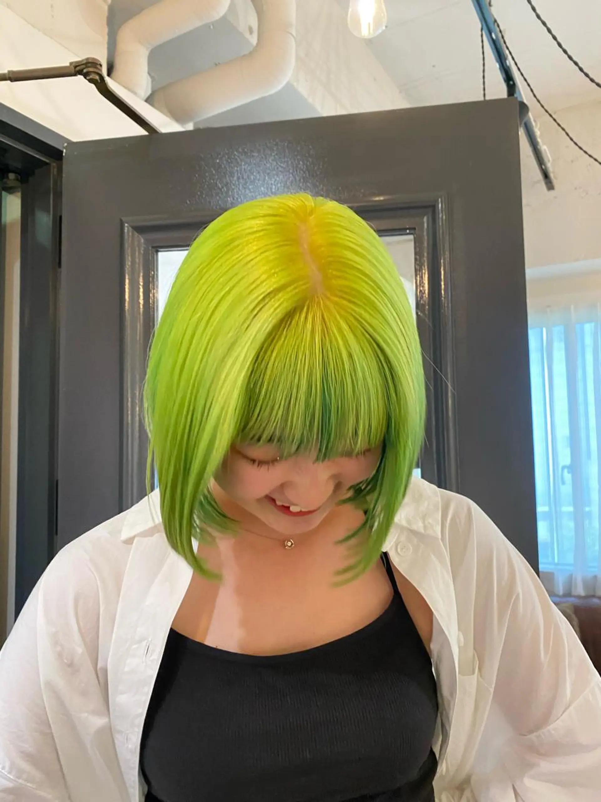 ショート カラー カット ヘアカラー トリートメント 梅田ハイトーン チダ ヒナノのヘアスタイル