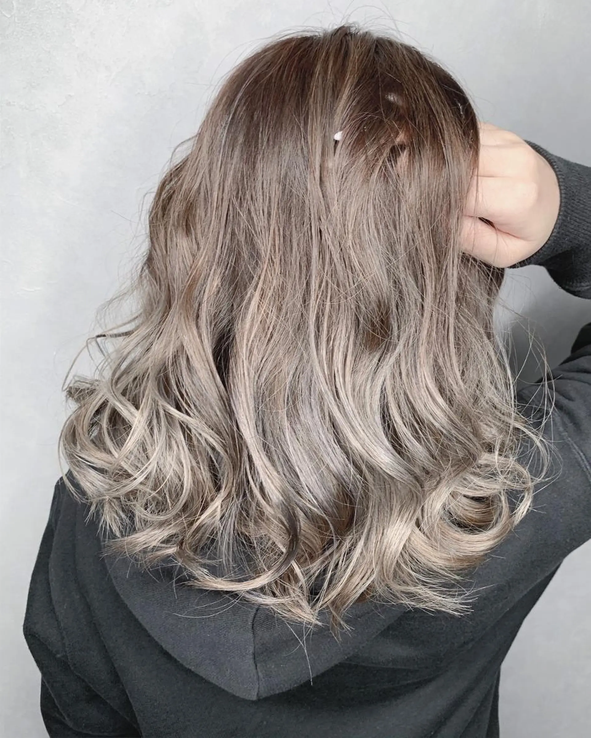 セミロング カラー パーマ ヘアアレンジ 学生 ヘアカラー 新宿駅近♡友達とOK 🦋W -ワット -のヘアスタイル