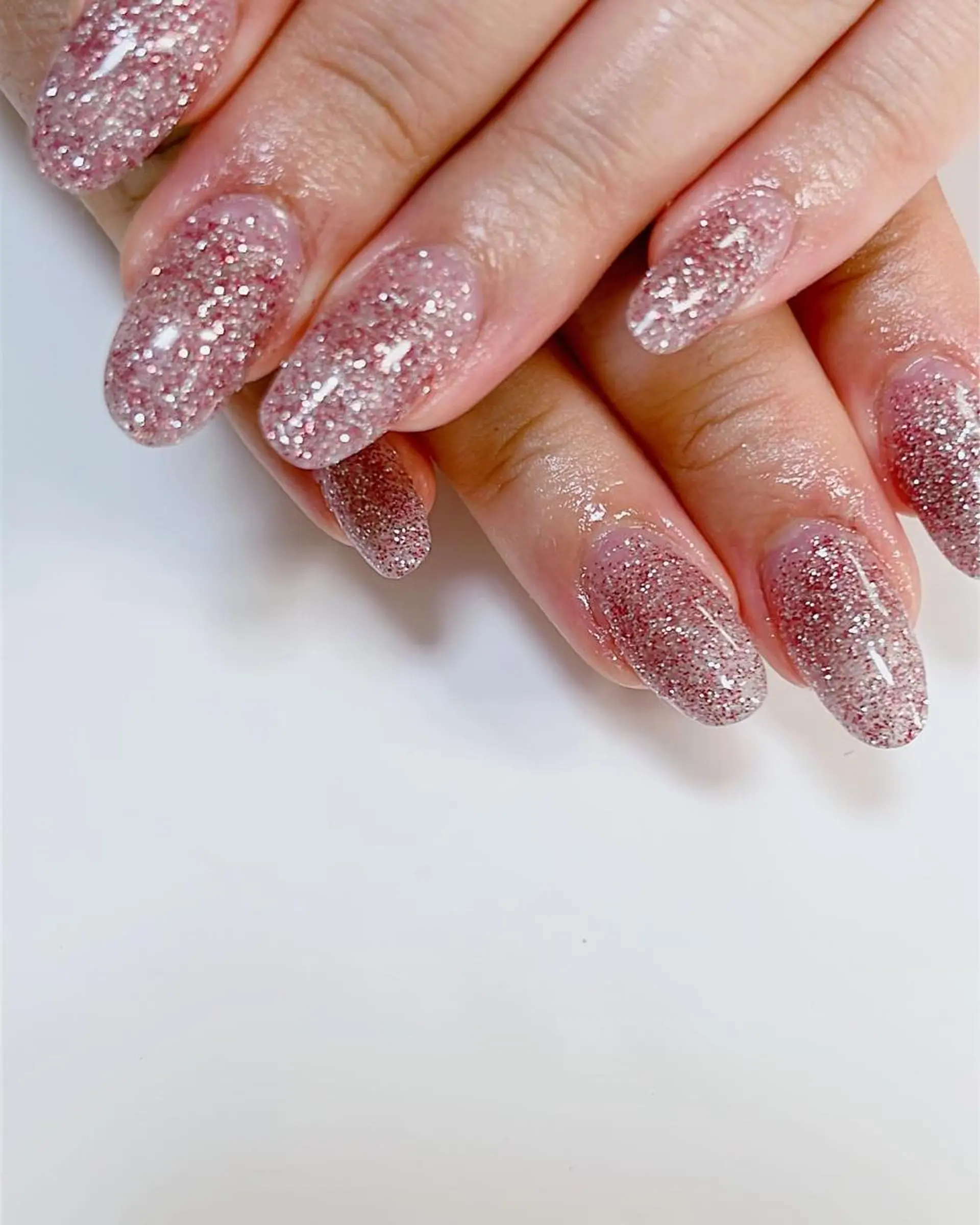 ネイル 長さ出し ラメ(グリッター) ピンク ハンドネイル plaisir所属・plaisir プレジールネイルのネイルデザイン